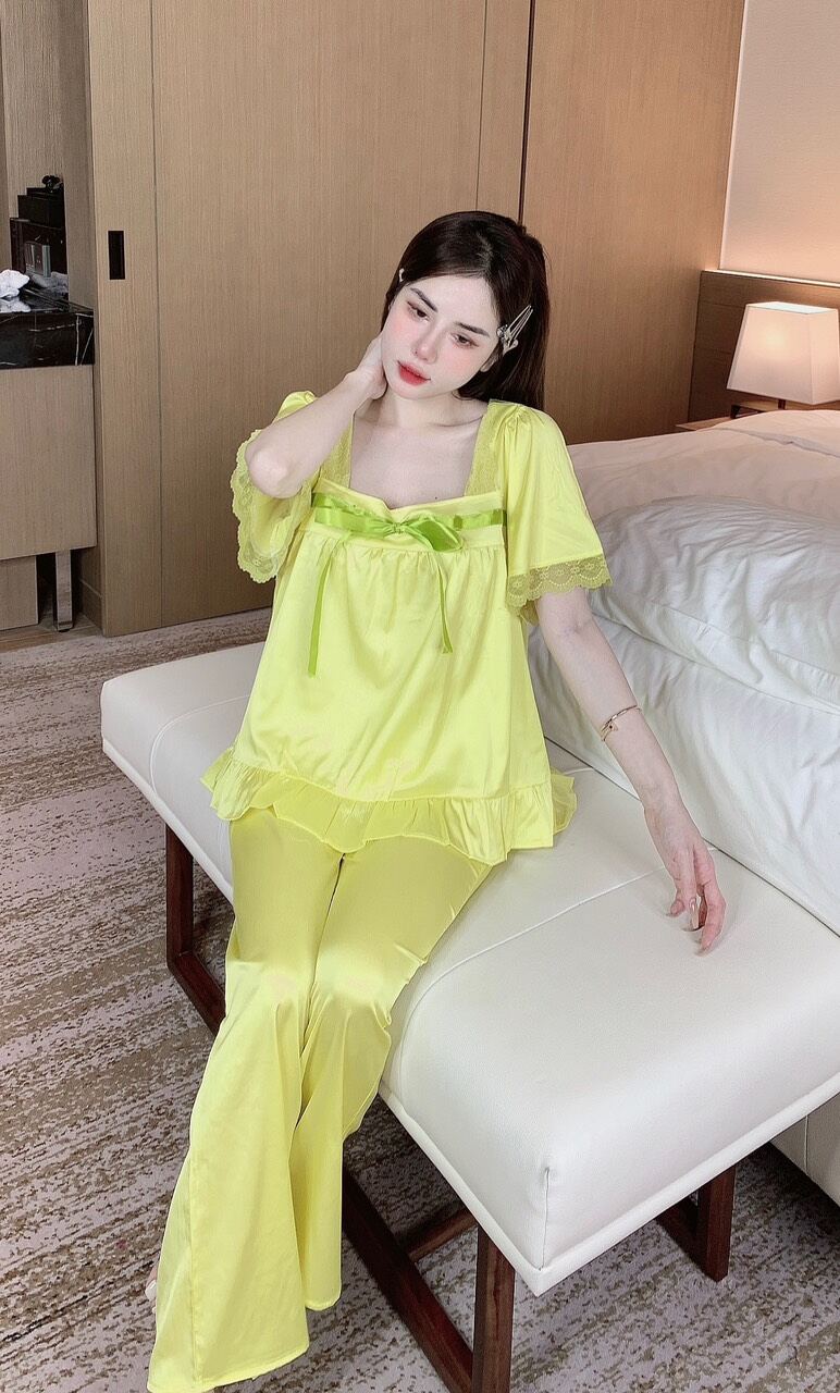 Đồ bộ lụa cổ vuông phối ren cao cấp ,Đồ bộ mặc nhà chất liệu lụa cao cấp thiết kế mới nhất