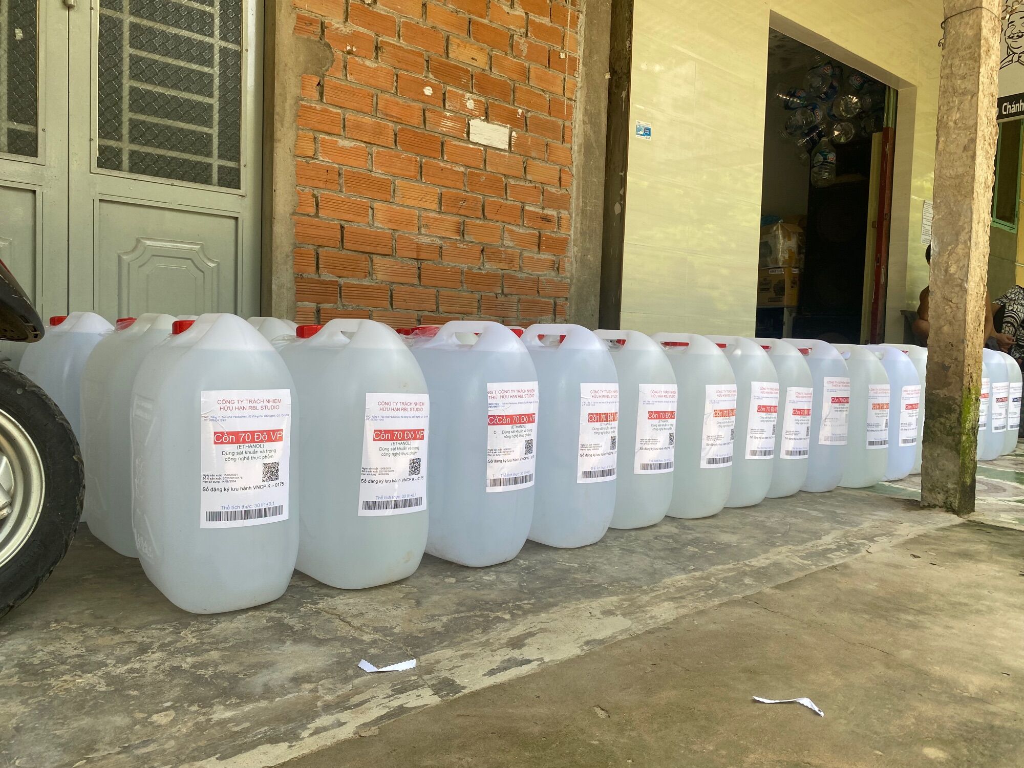 Dung dịch sát khuẩn cồn  can 10 lít