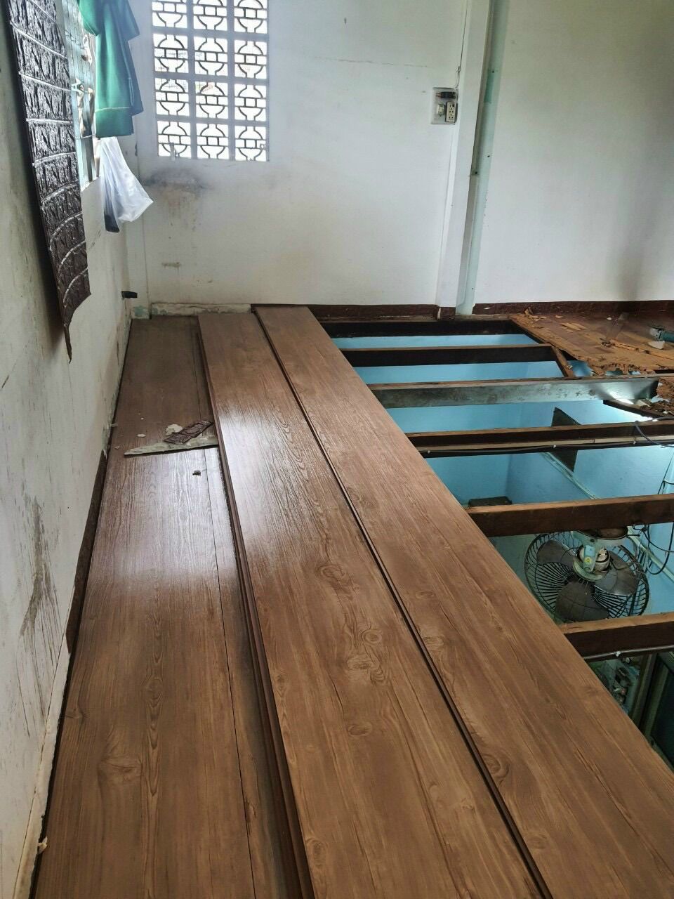 Tấm sàn nhựa chịu lực