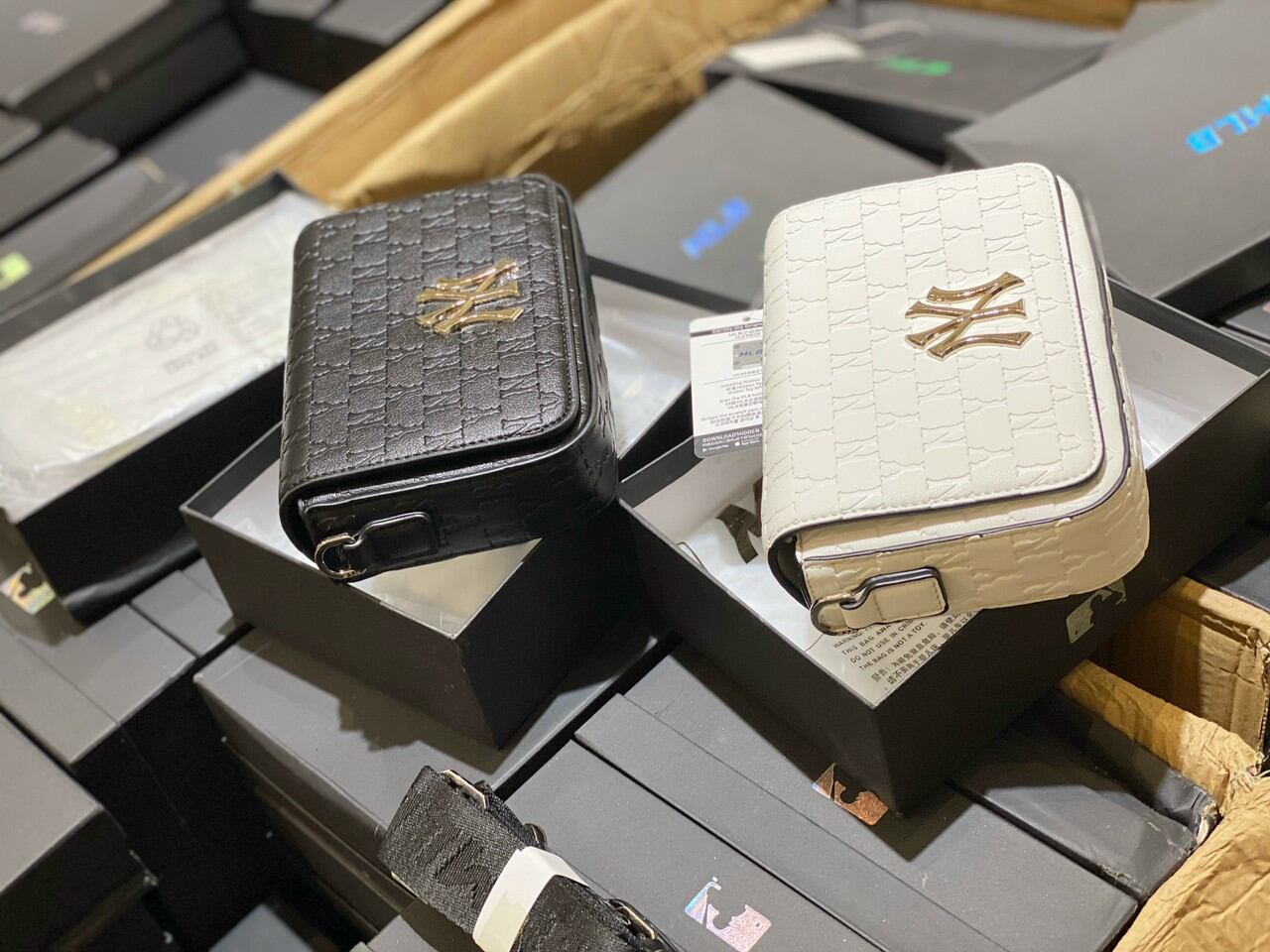 Túi đeo chéo nữ M.L.B fullbox size 18