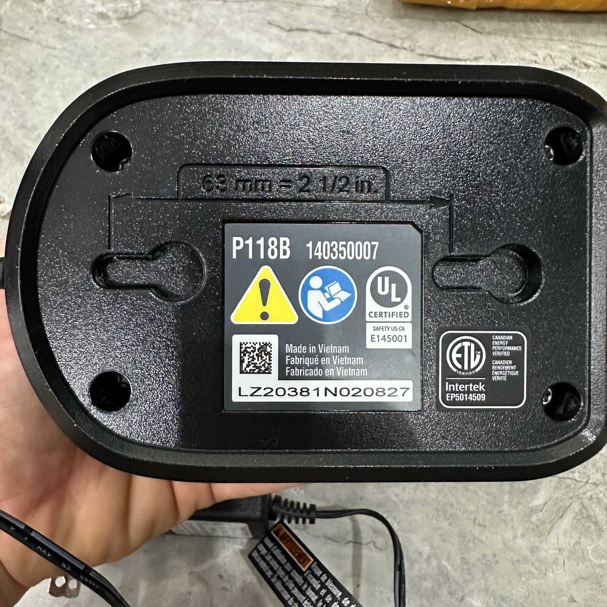 Sạc Ryobi 18V 220V