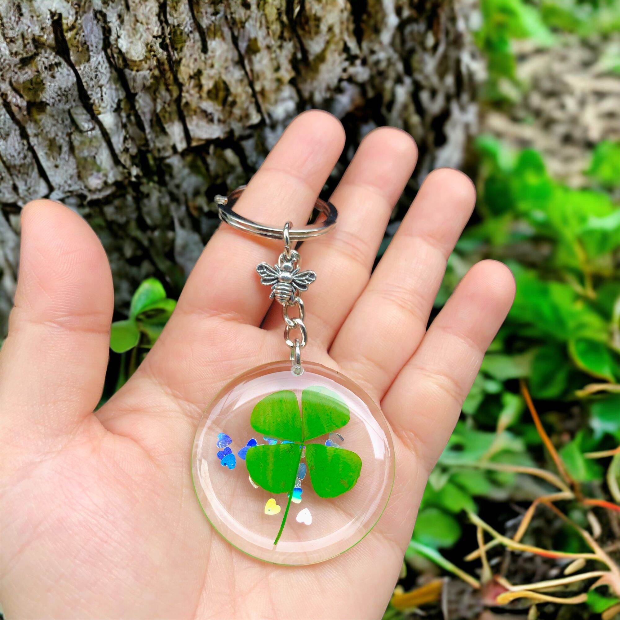 Real 4-leaf clover keychain handmade epoxy resin unique souvenirs