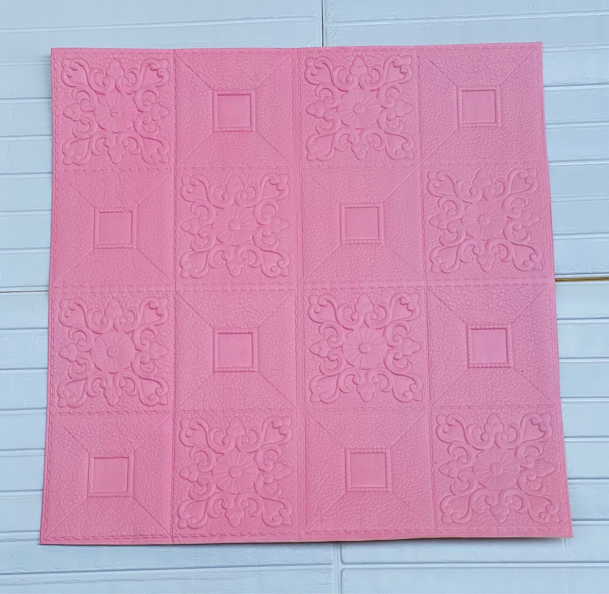 Xốp dán tường hoa văn kích thước 70x70cm