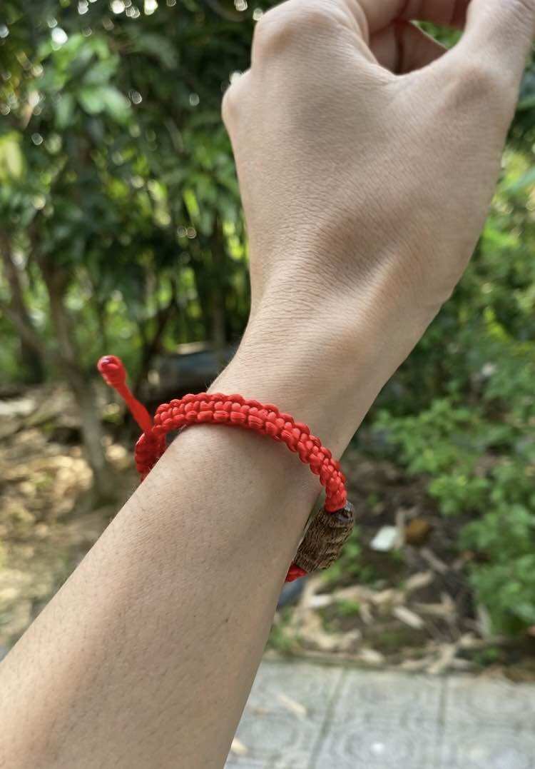 Vòng Tay Handmade Chỉ Đỏ Tỳ Hưu