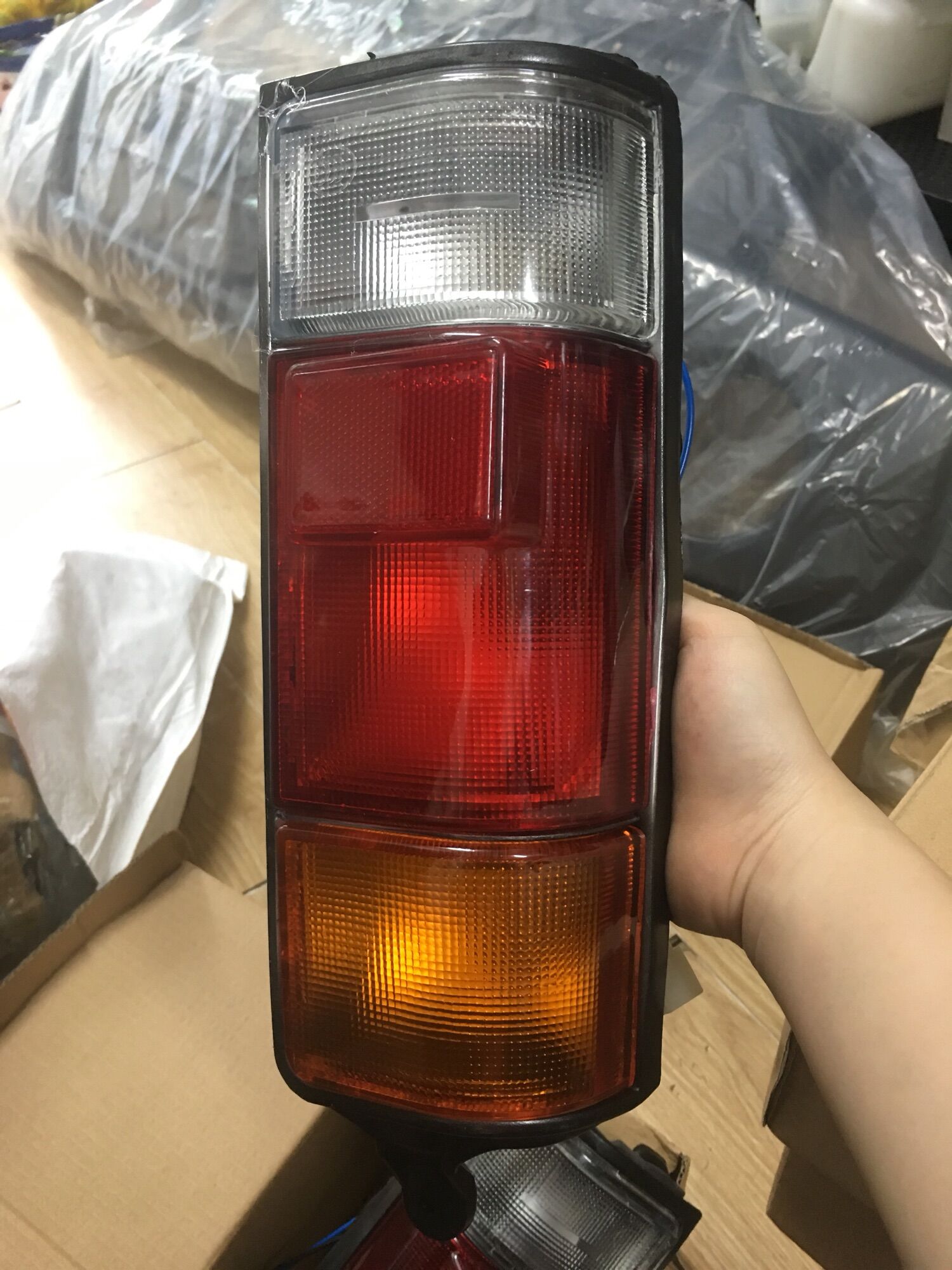 Đèn hậu Suzuki 7 chỗ