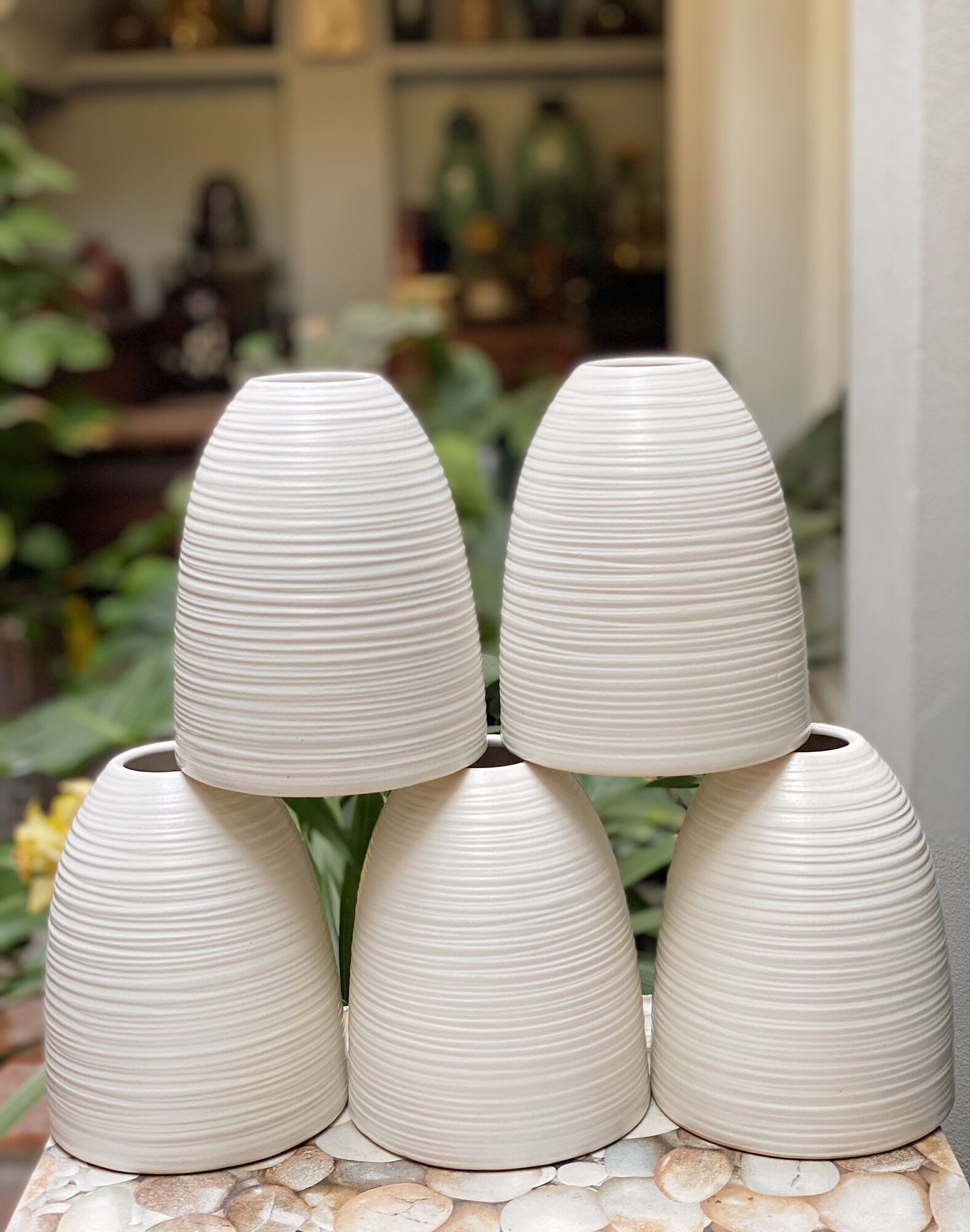 Bình cắm hoa- decor dáng chuông mini. Gốm sứ Bát Tràng.