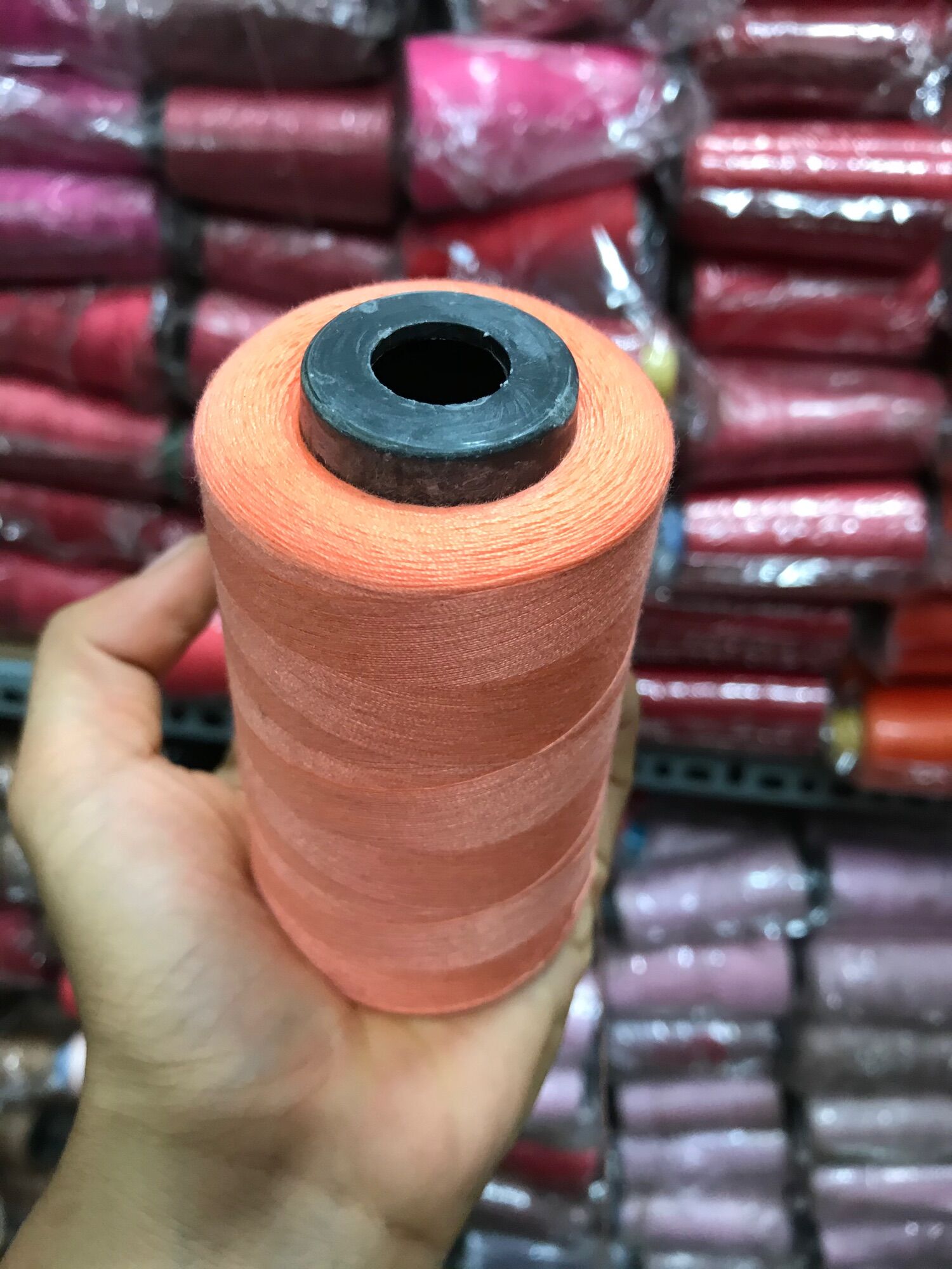 [HCM]Chỉ may màu cam hồng 40/2 - mã 110
