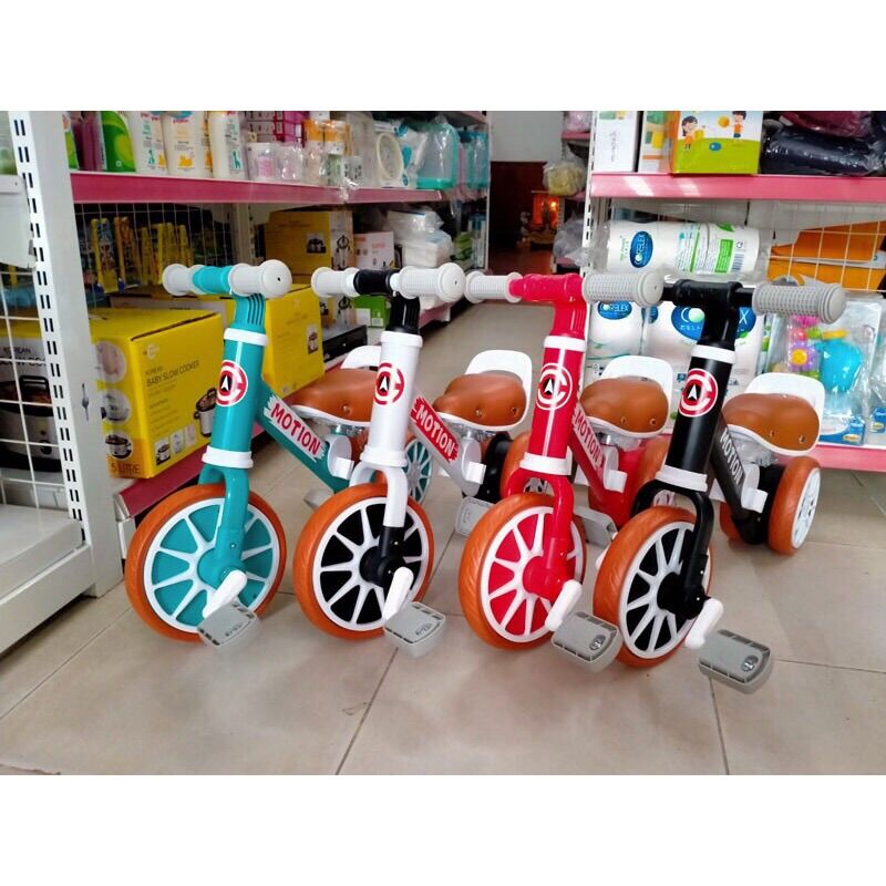 Xe đạp 3 bánh kiêm chòi chân cho bé