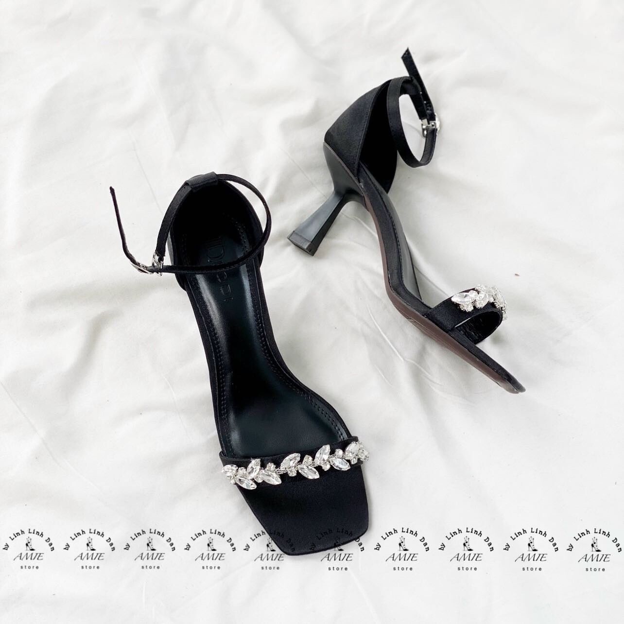 Giày Cao Gót Sandal 5p Quai Ngang Đính Đá