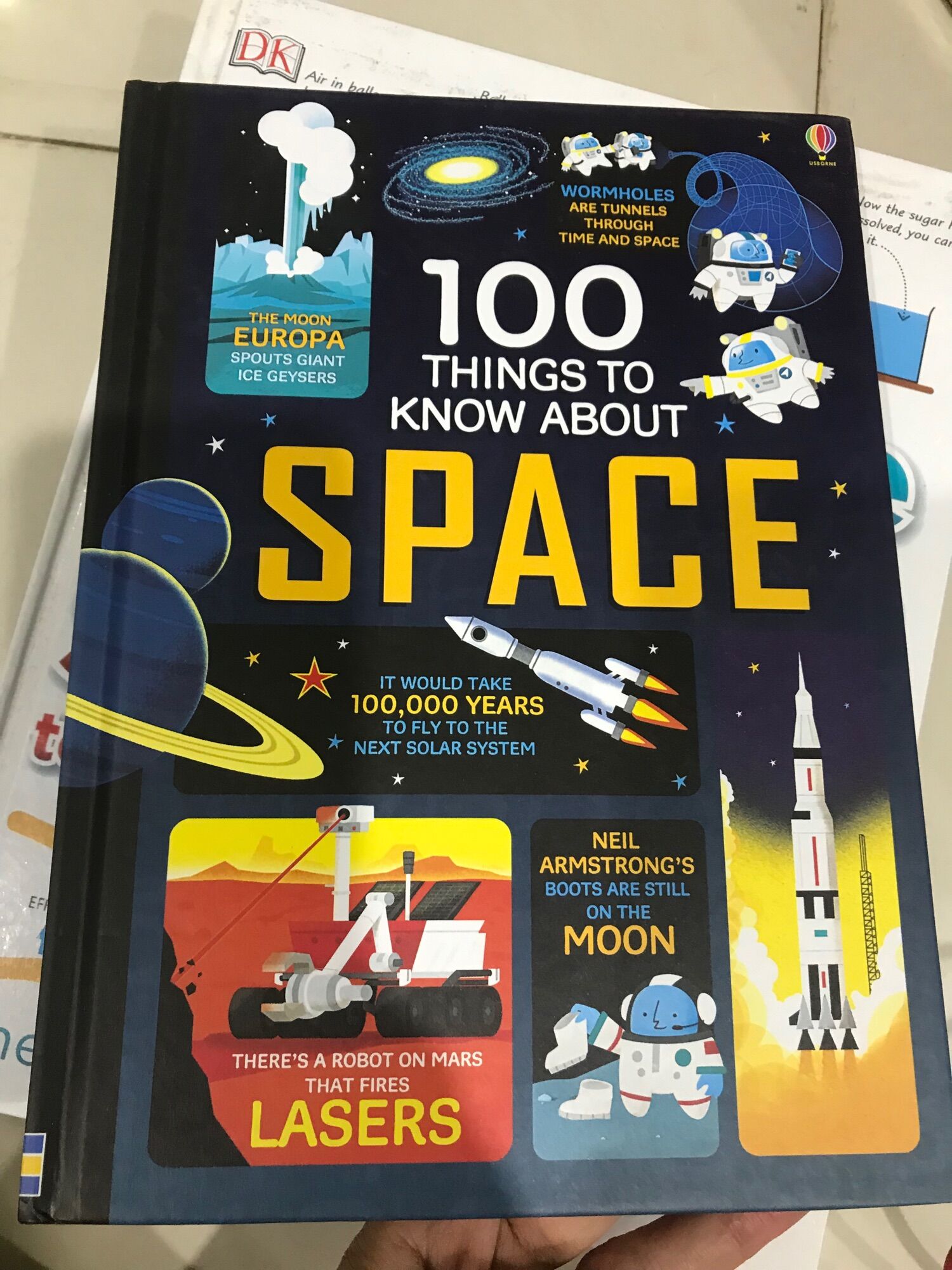100 things to know about Space sách nhập khẩu