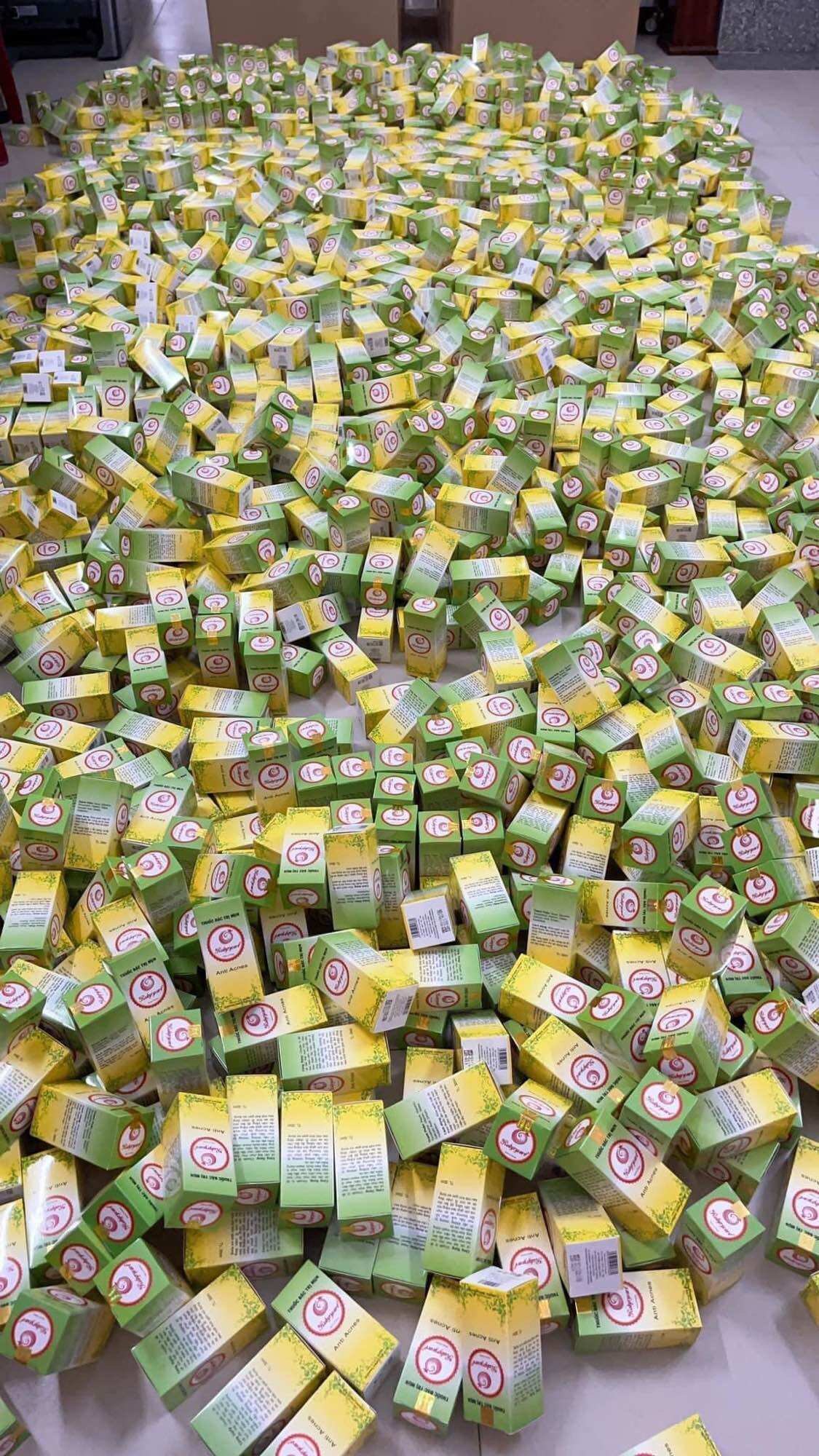 Thuốc trị mụn RubyCare