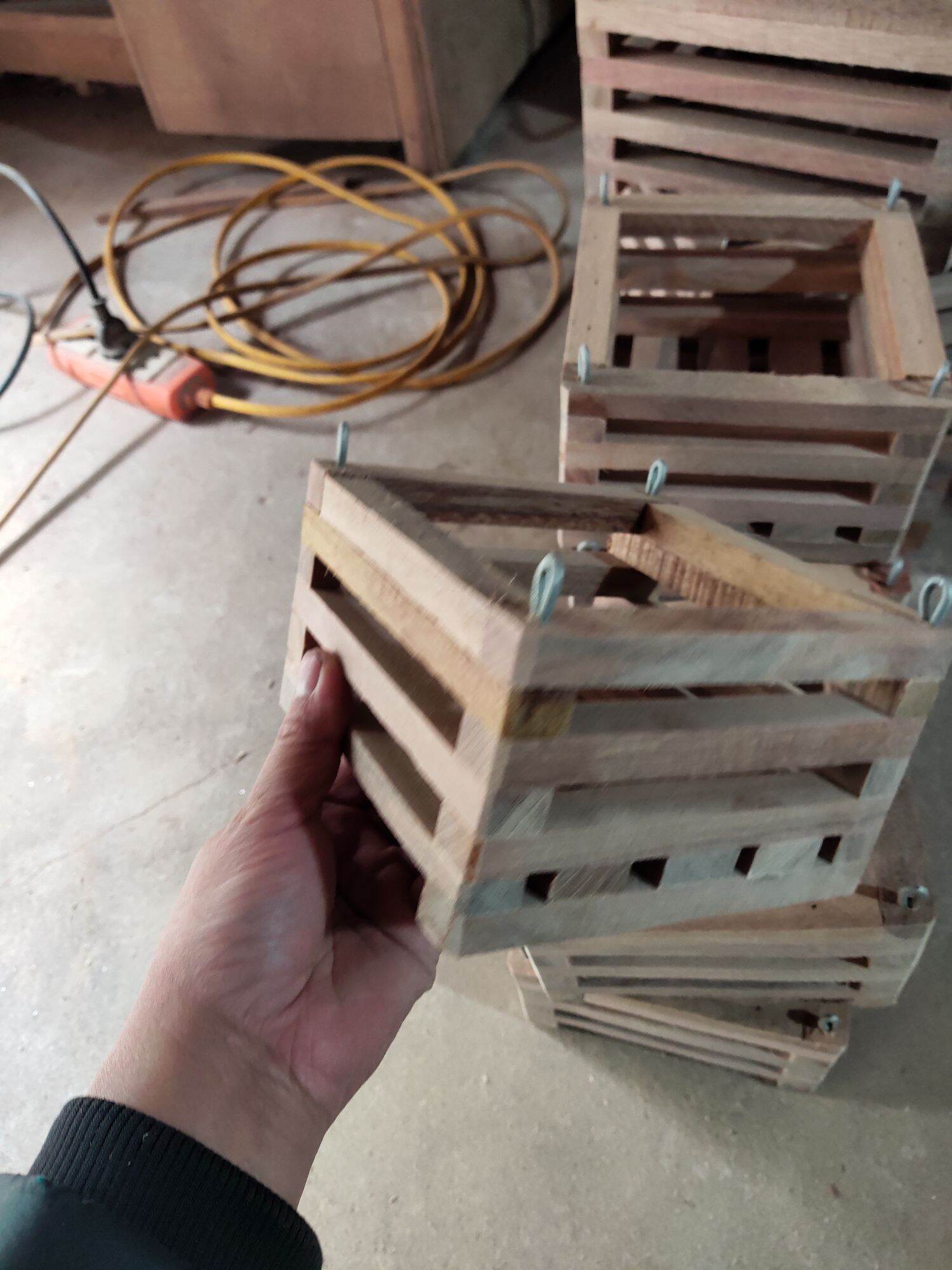 chậu gỗ trồng lan hình vuông 15x15cm