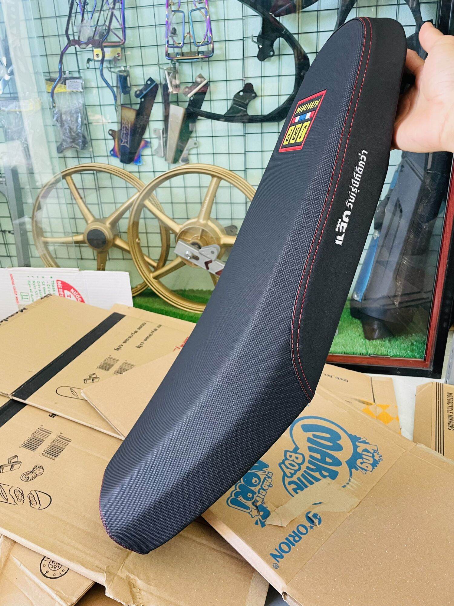 Yên Sirius 50-110 form cao, mẫu da xương cá. lắp như zin