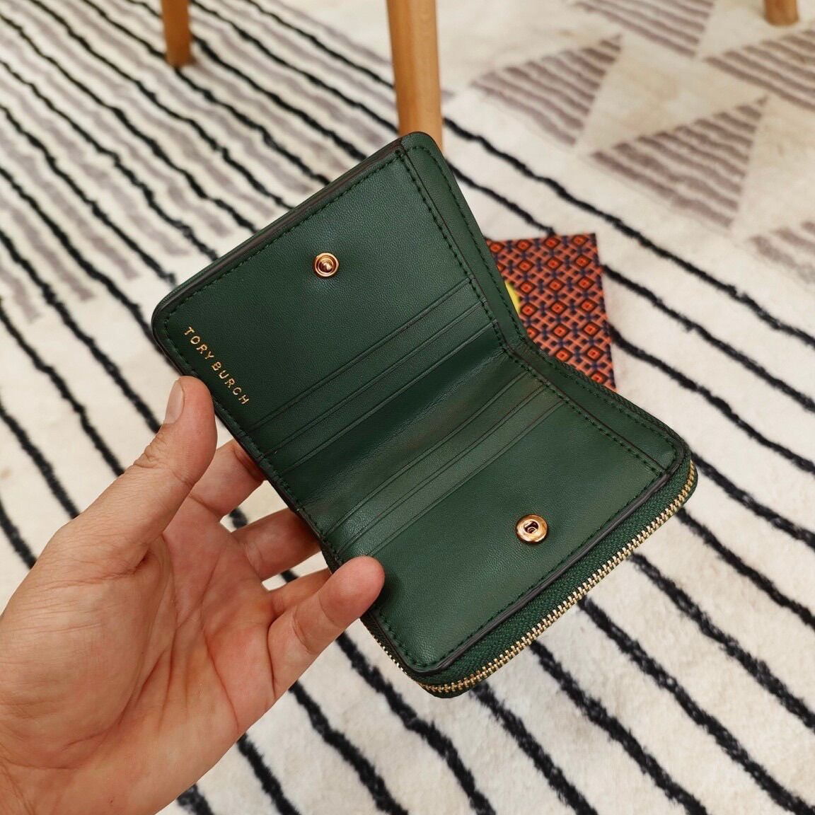 Ví Burch Kira Chevron kinh điển