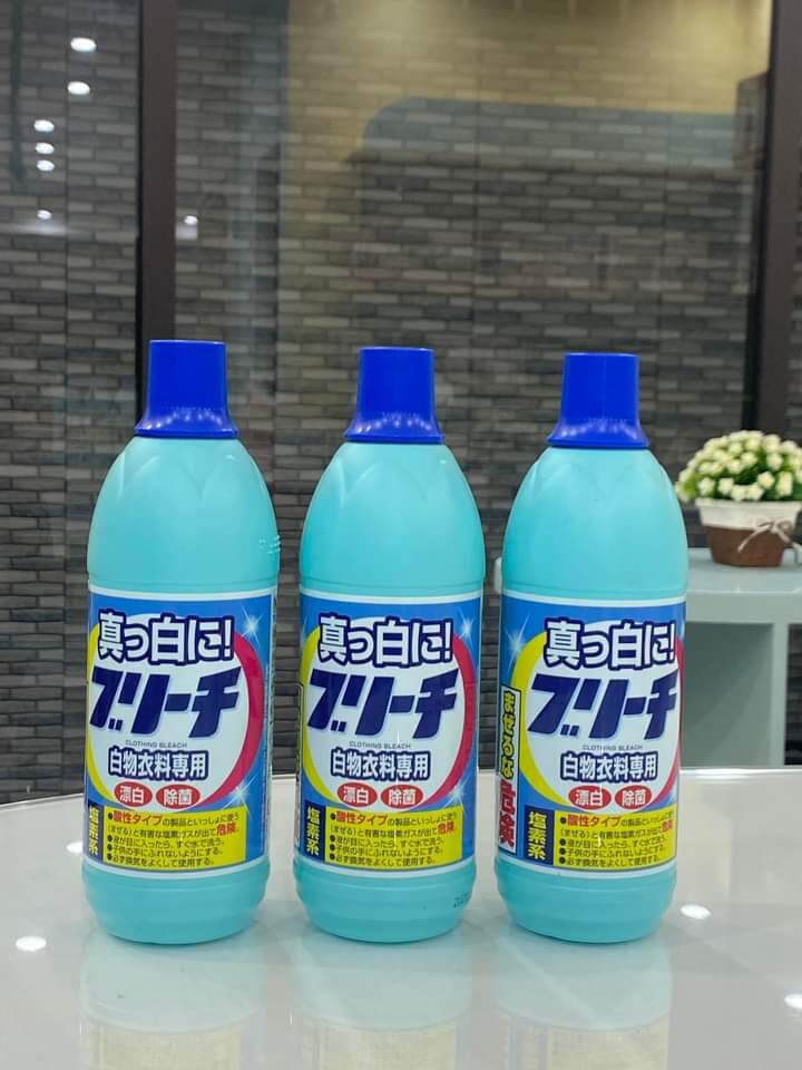 Chai tẩy trắng quần áo Nhật Bản 600ml rocket
