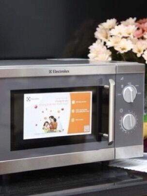 Đĩa lò vi sóng Electrolux EMM2007X -20 lít