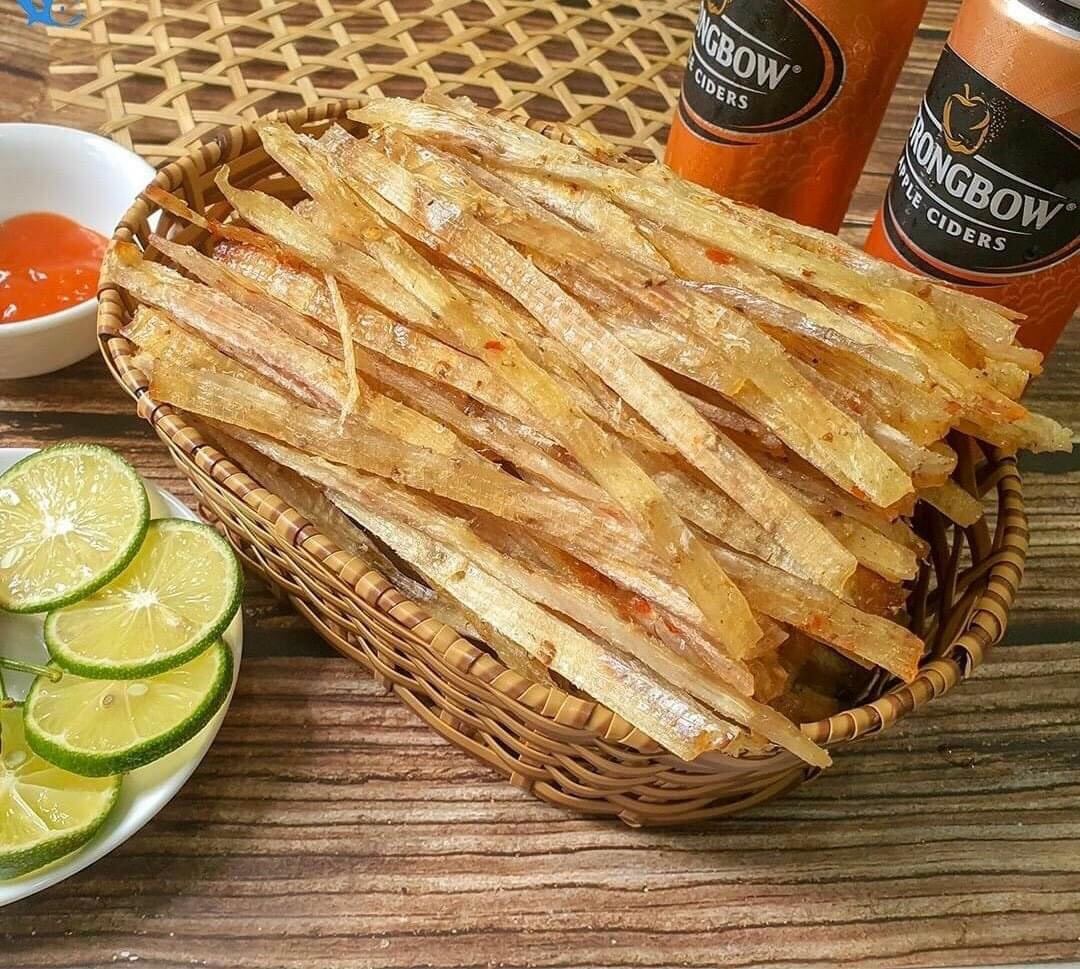 KHÔ CÁ THIỀU QUE (sợi)
.KHÔ CÁ THIỀU MIẾNG

pet 250gr 