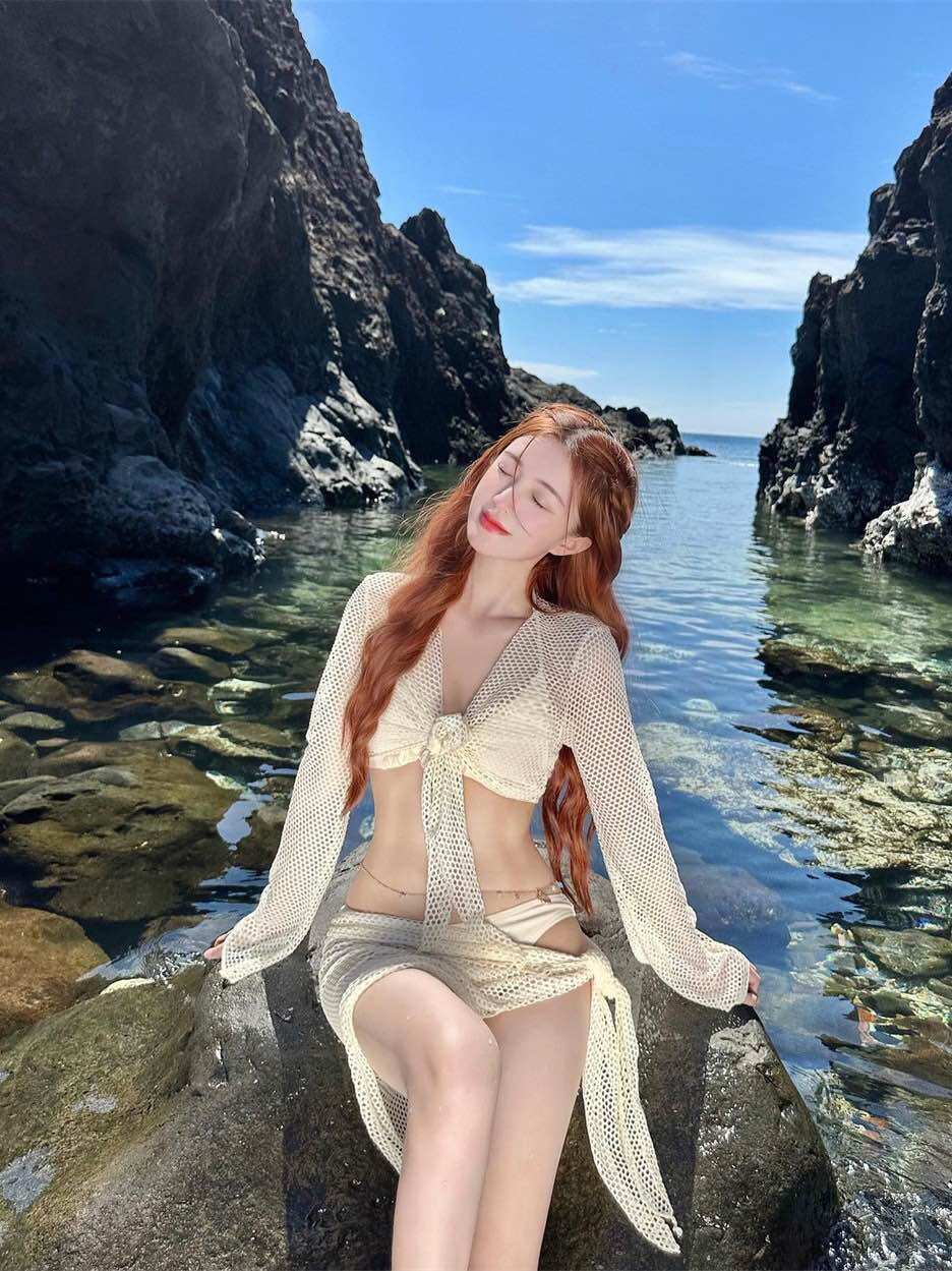 Sét 4 món bikini đi biển kèm áo choàng, khăn choàng lưới siêu co giãn Bikini SG