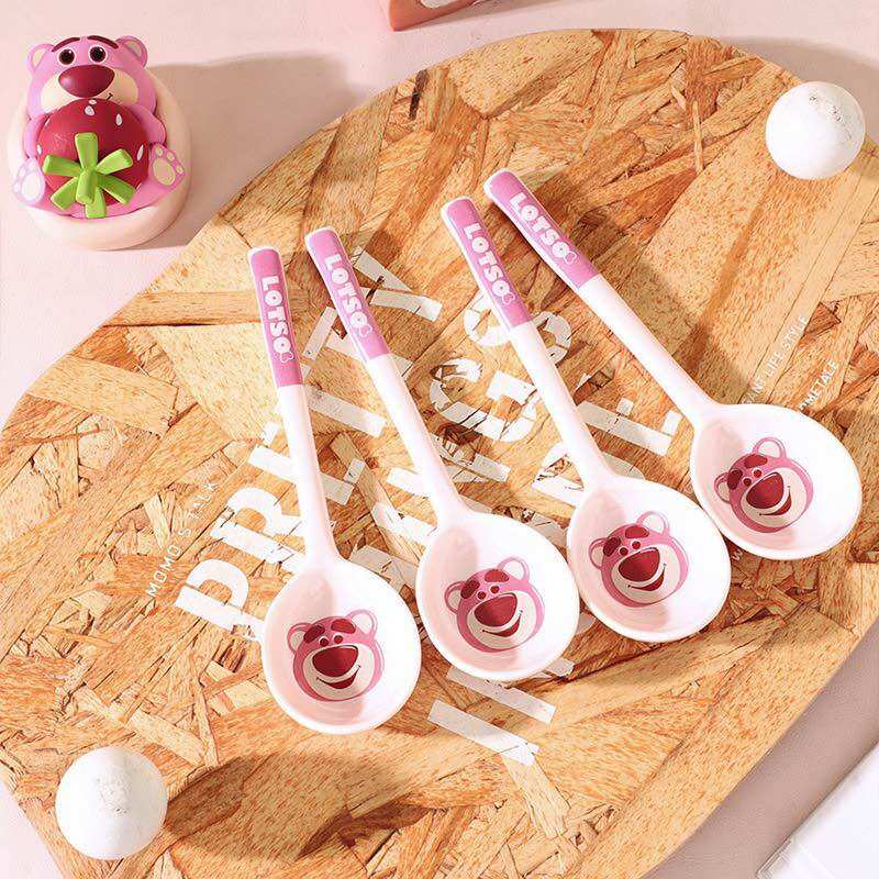 Muỗng sứ Gấu Dâu Lotso