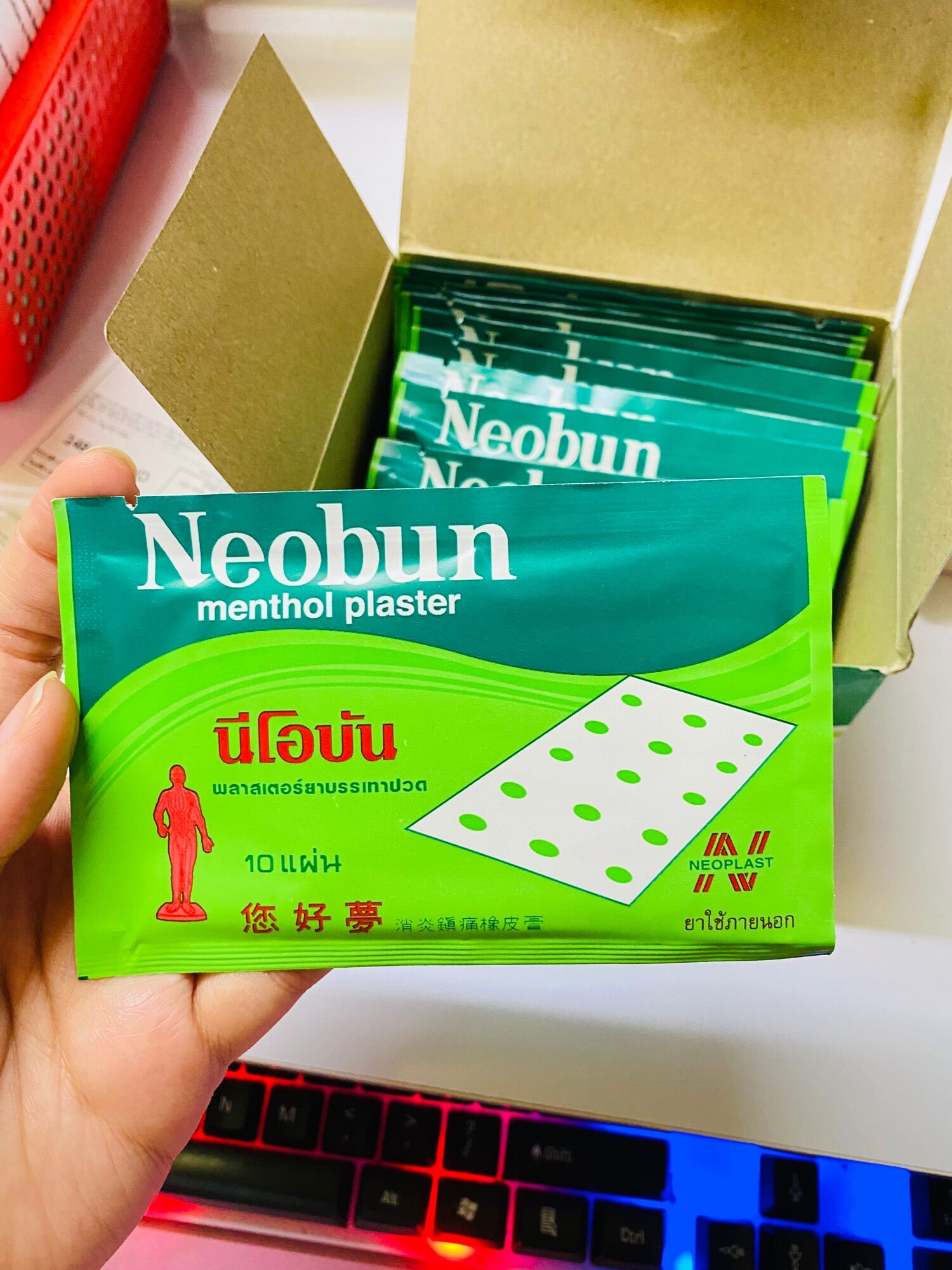 Cao dán giảm đau neobun menthol plaster thái lan