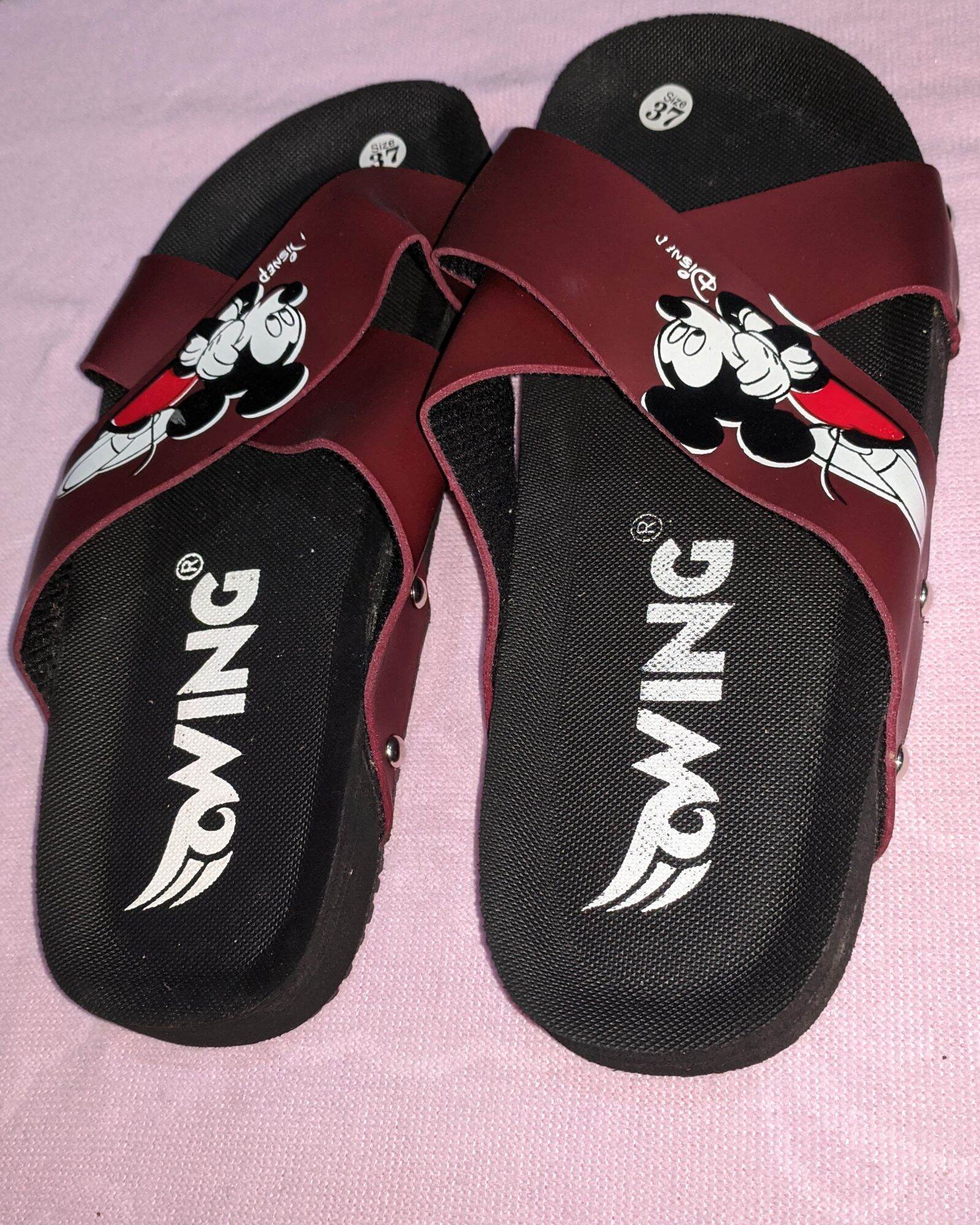 Dép nữ đế bằng quai chéo hình chuột Mickey
