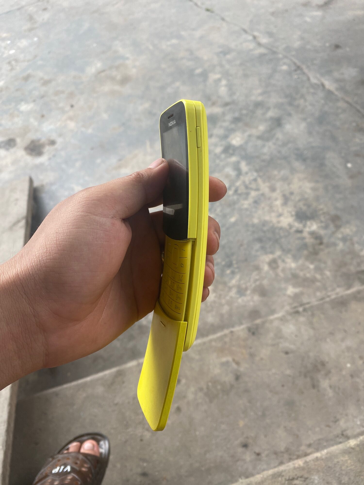 nokia 8110 4G chính hãng . cũ