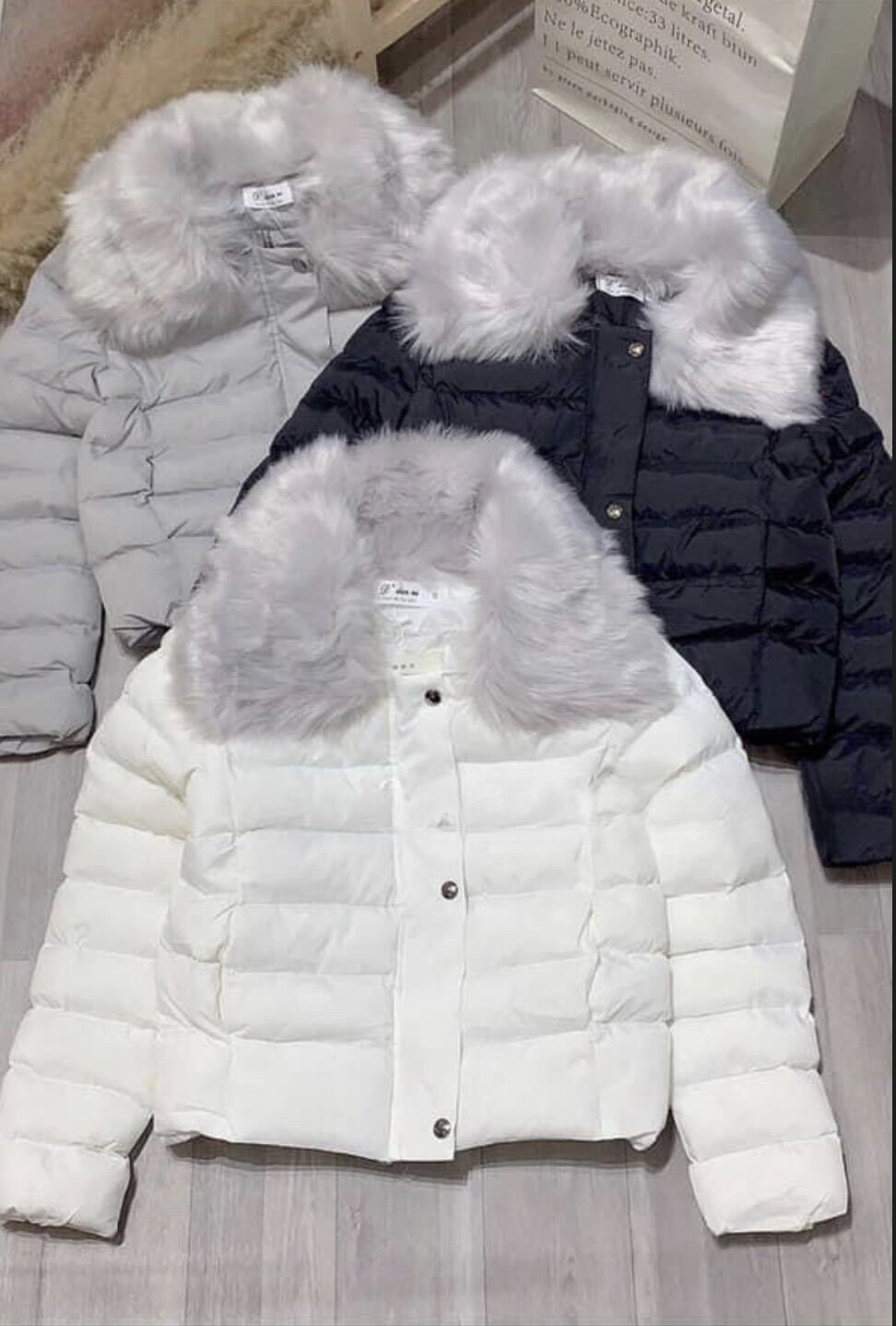 Áo phao ngắn cổ lông - cổ lông tháo rời được