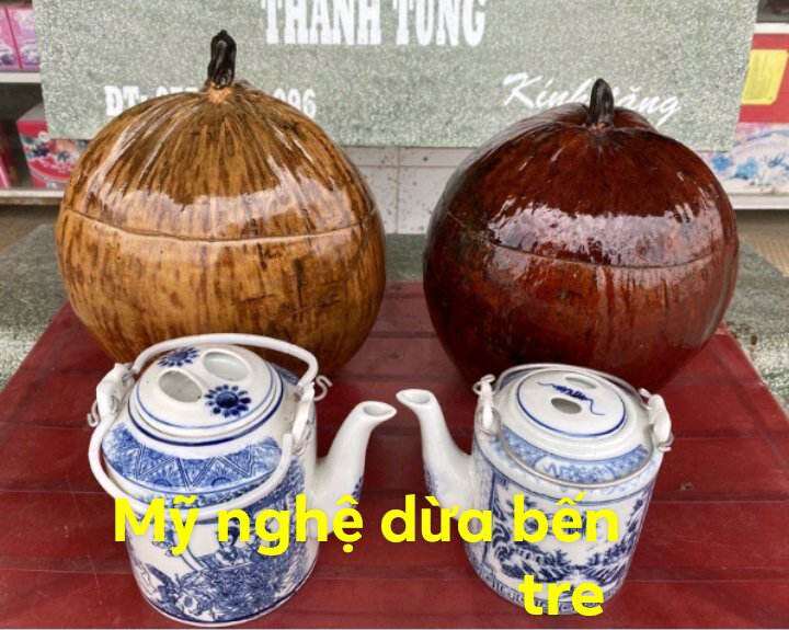 Trái dừa khô làm bình ủ trà kèm ấm tích