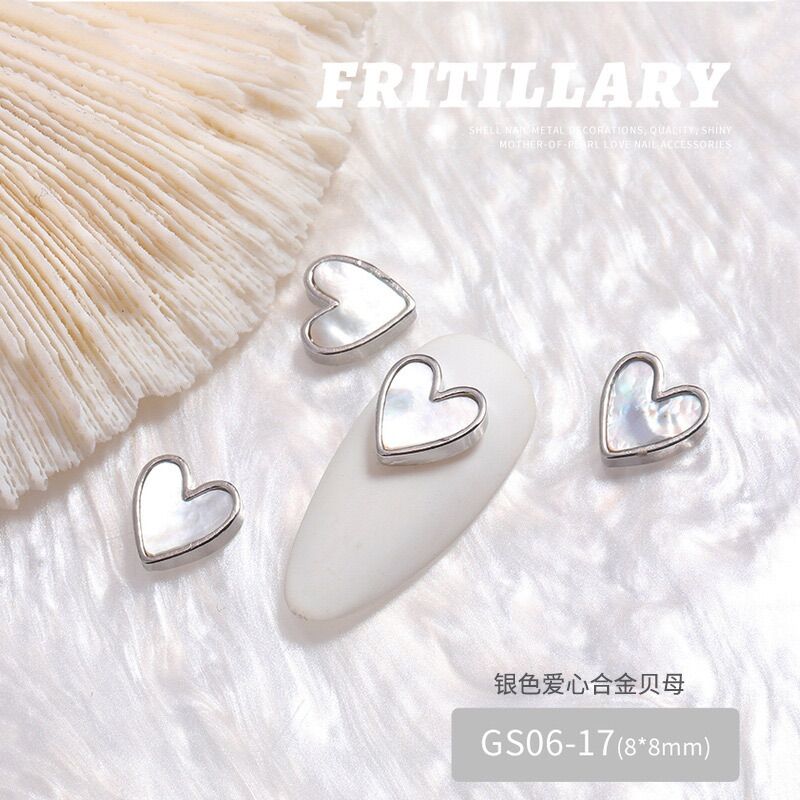Cặp phụ kiện trái tim nhũ trang trí móng tay