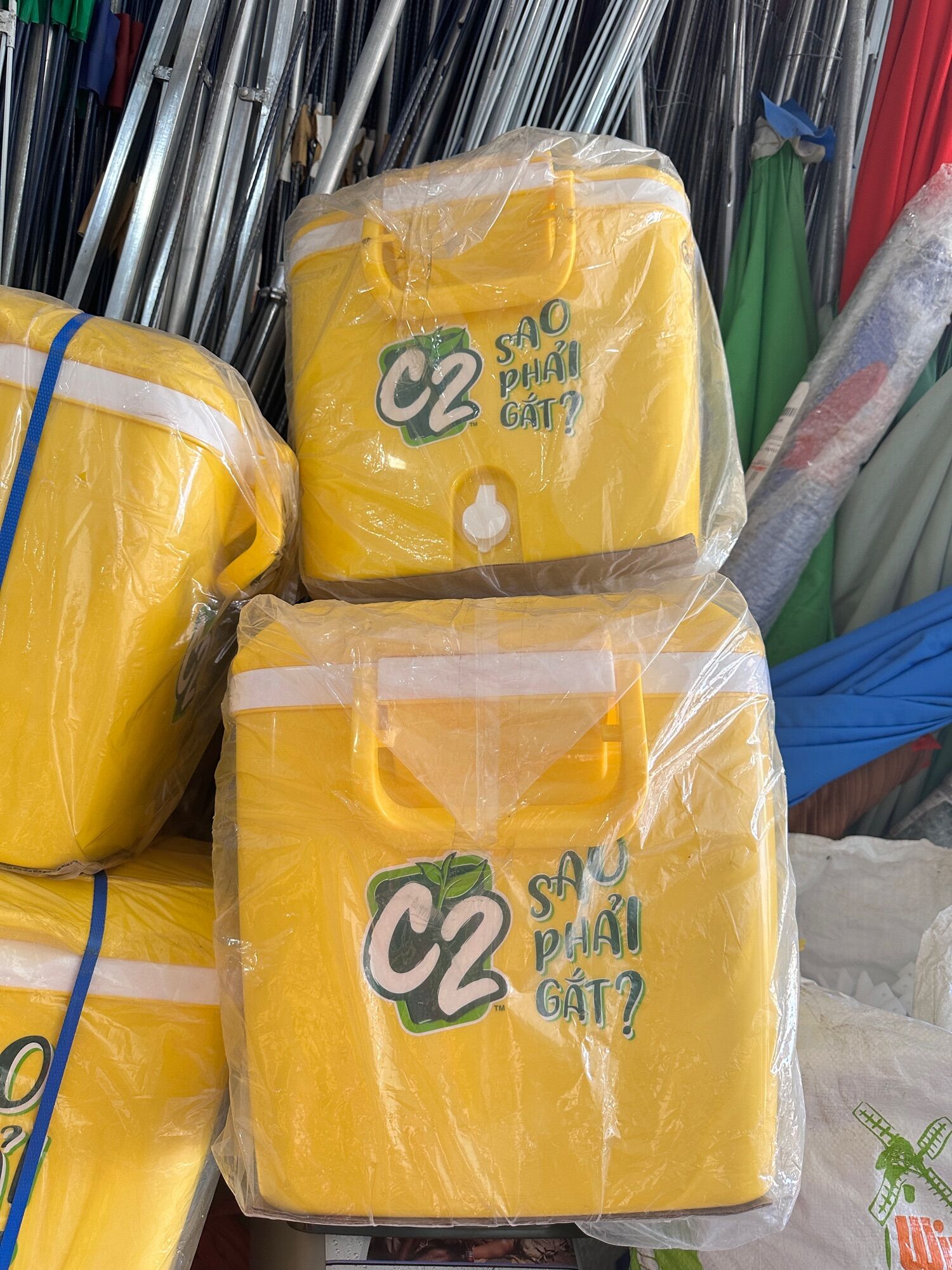 Thùng đá duy Tân 35l hkm