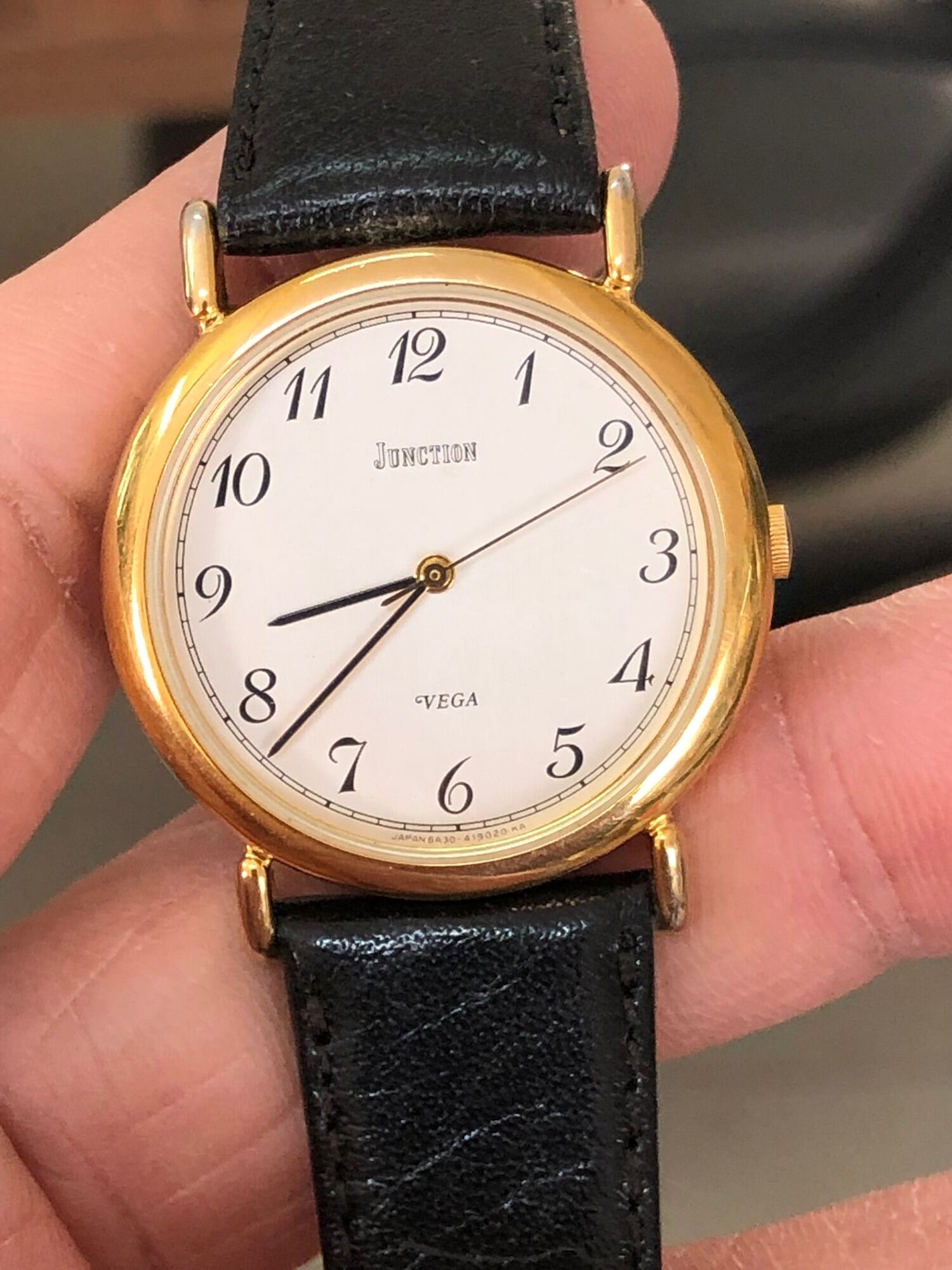 Đồng hồ nữ hiệu Vega citizen size to 32mm