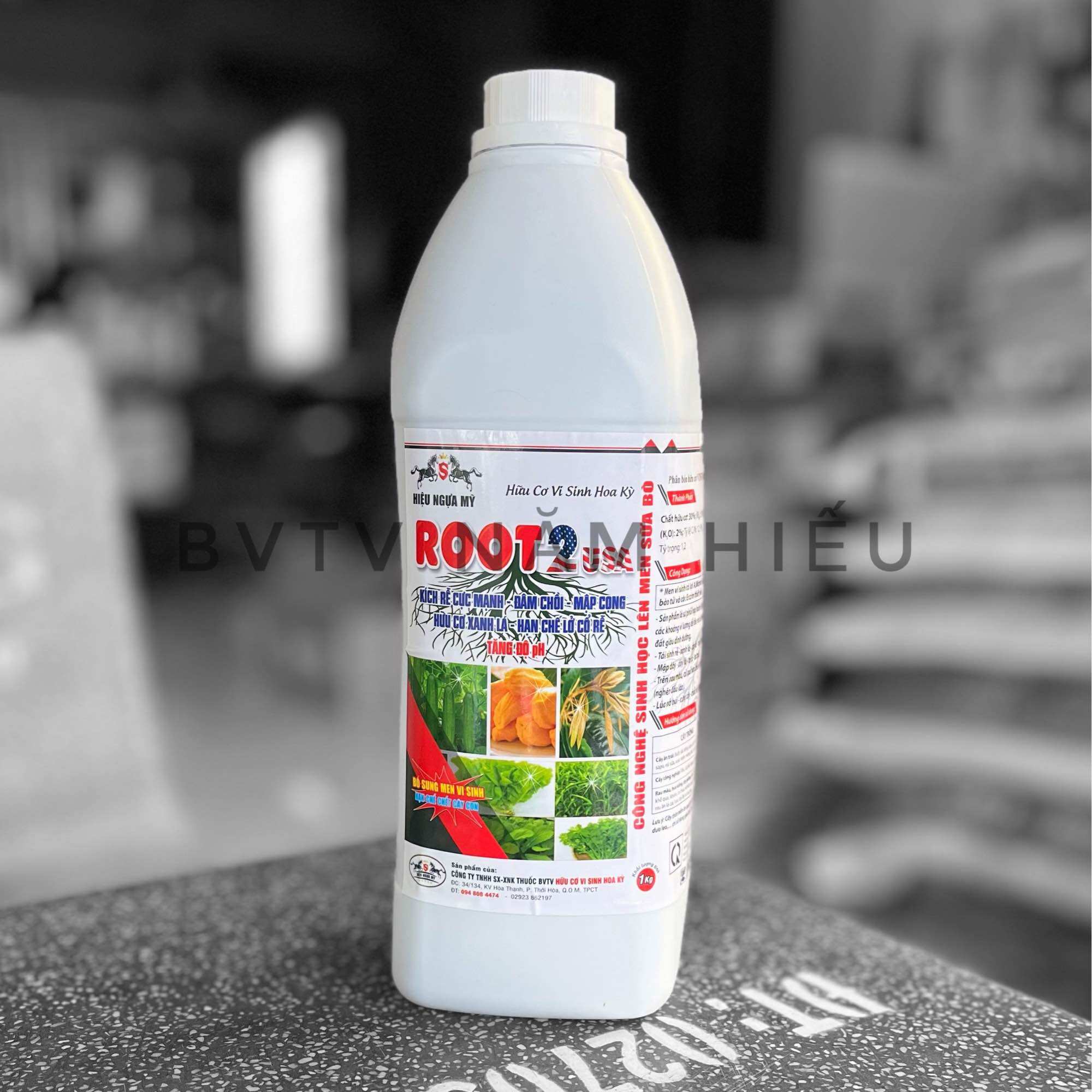 HỮU CƠ ROOT 2 2024- Chai 1kg - Phân bón tưới PHUN Giàu dưỡng chất cho hoa kiểng - Kích ra rễ cực mạnh, giải độc đất xốp giàu dinh dưỡng