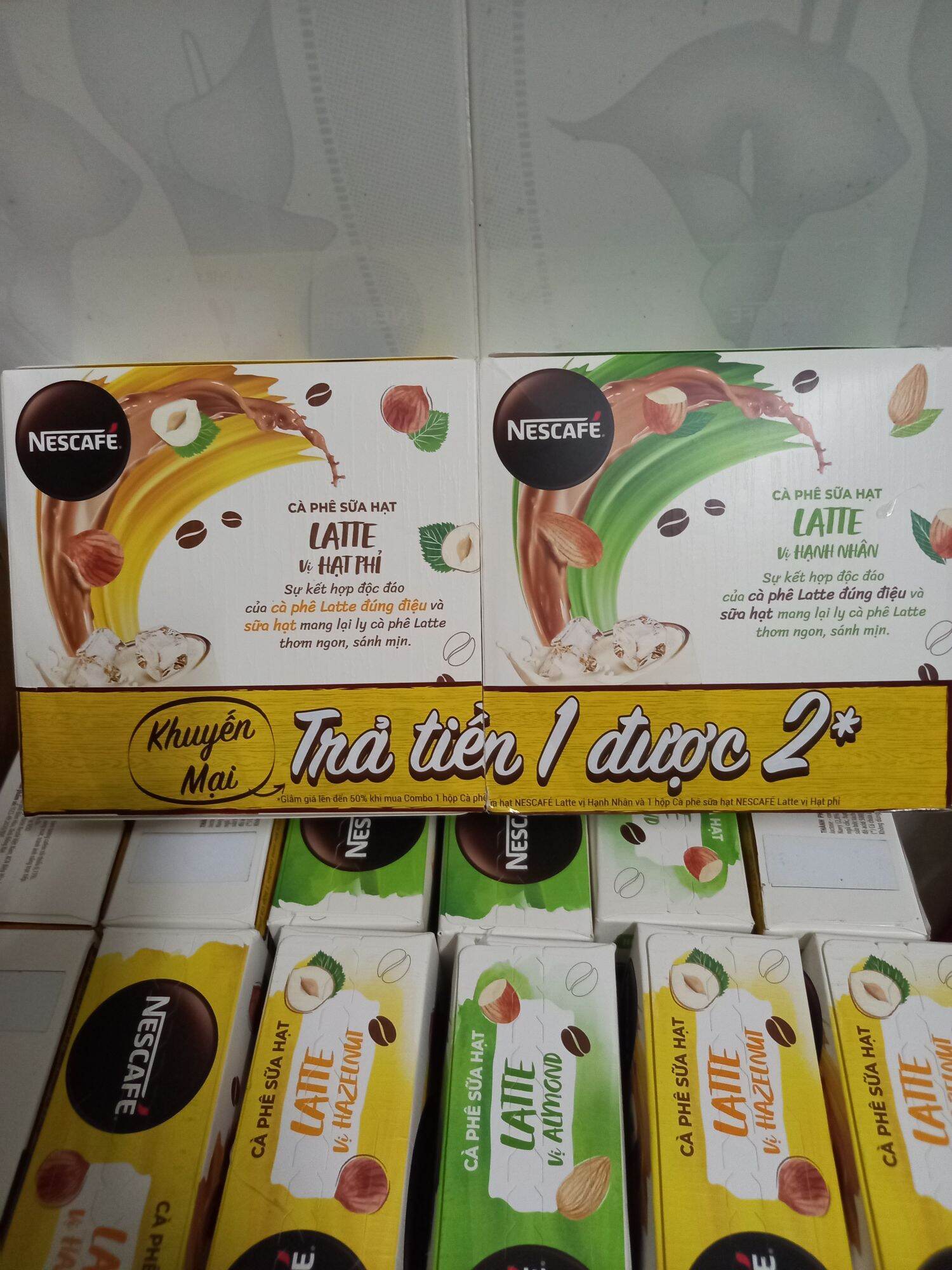 Combo 2 Nescafe Cà phê sữa hạt LATTE vị hạnh nhân &Vị hạt phỉ