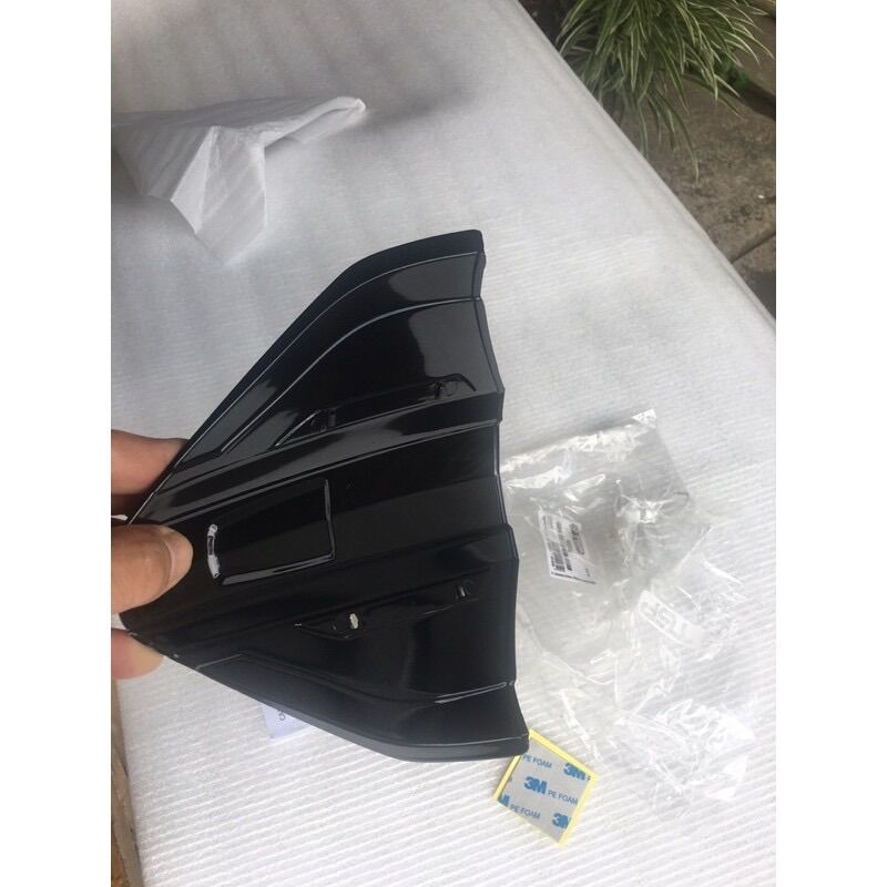 Mão chắn gió vario 150 chính hãng