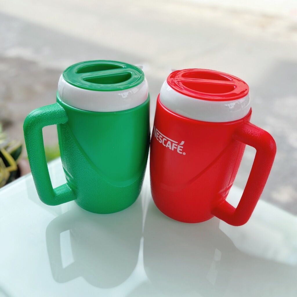 [HCM]Ca đá giữ nhiệt 1,5 Lít Nhựa Thuận Thành (MÀU NGẪU NHIÊN XANH HOẶC ĐỎ)