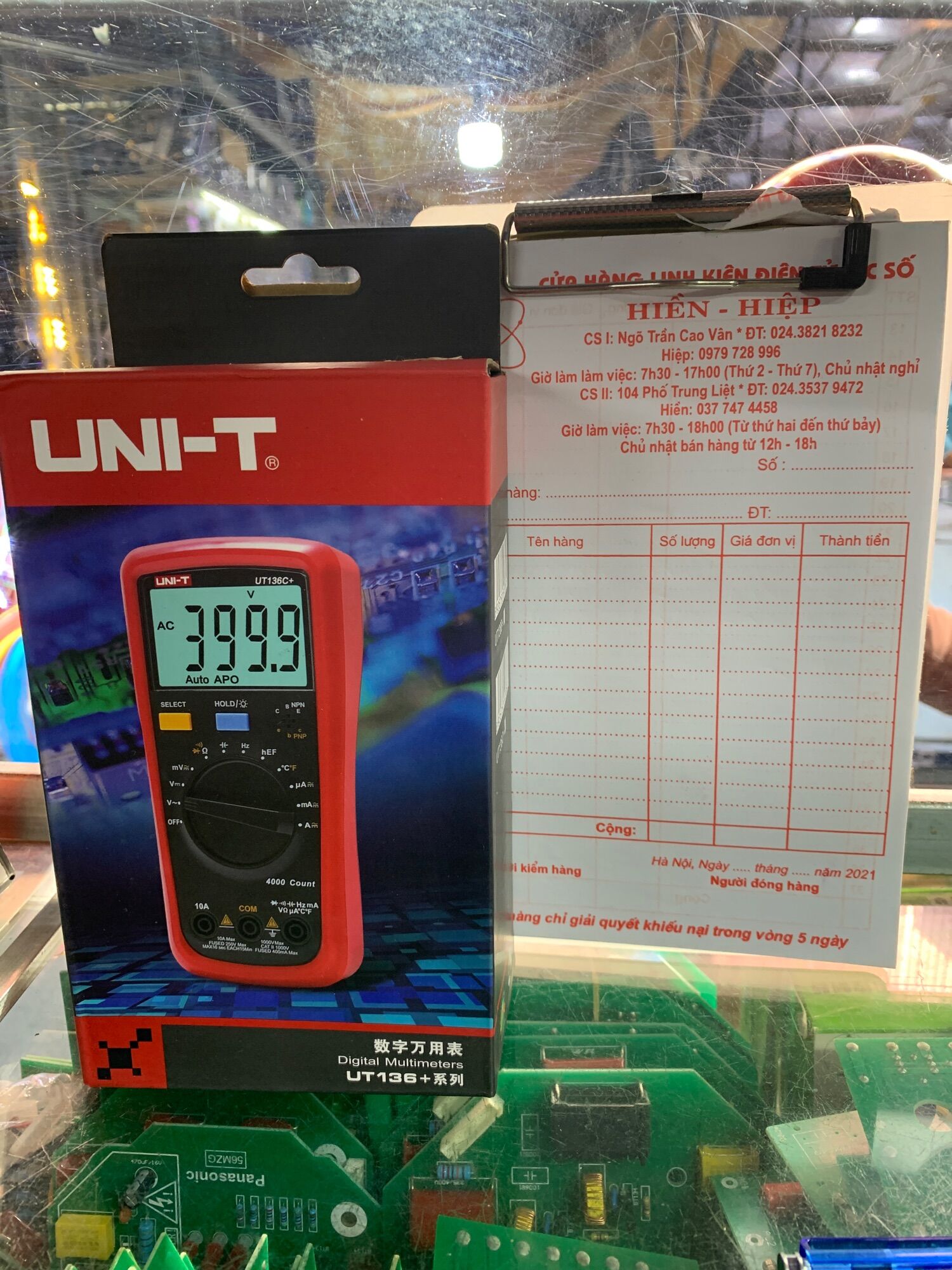 Đồng hồ đo số ut 136C đo dc cái thông số
