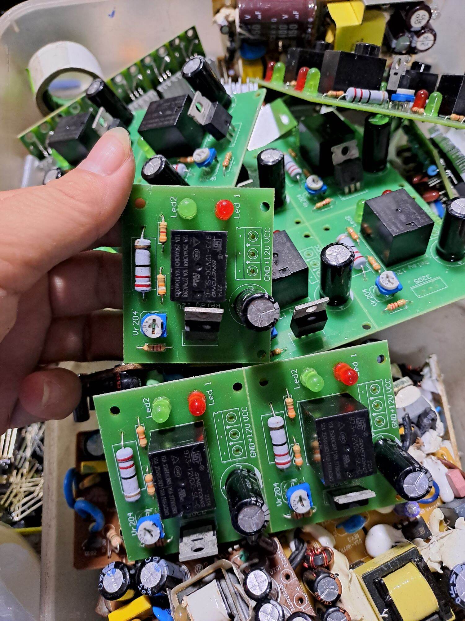 Mạch sặc ắc quy 12v tự ngắt