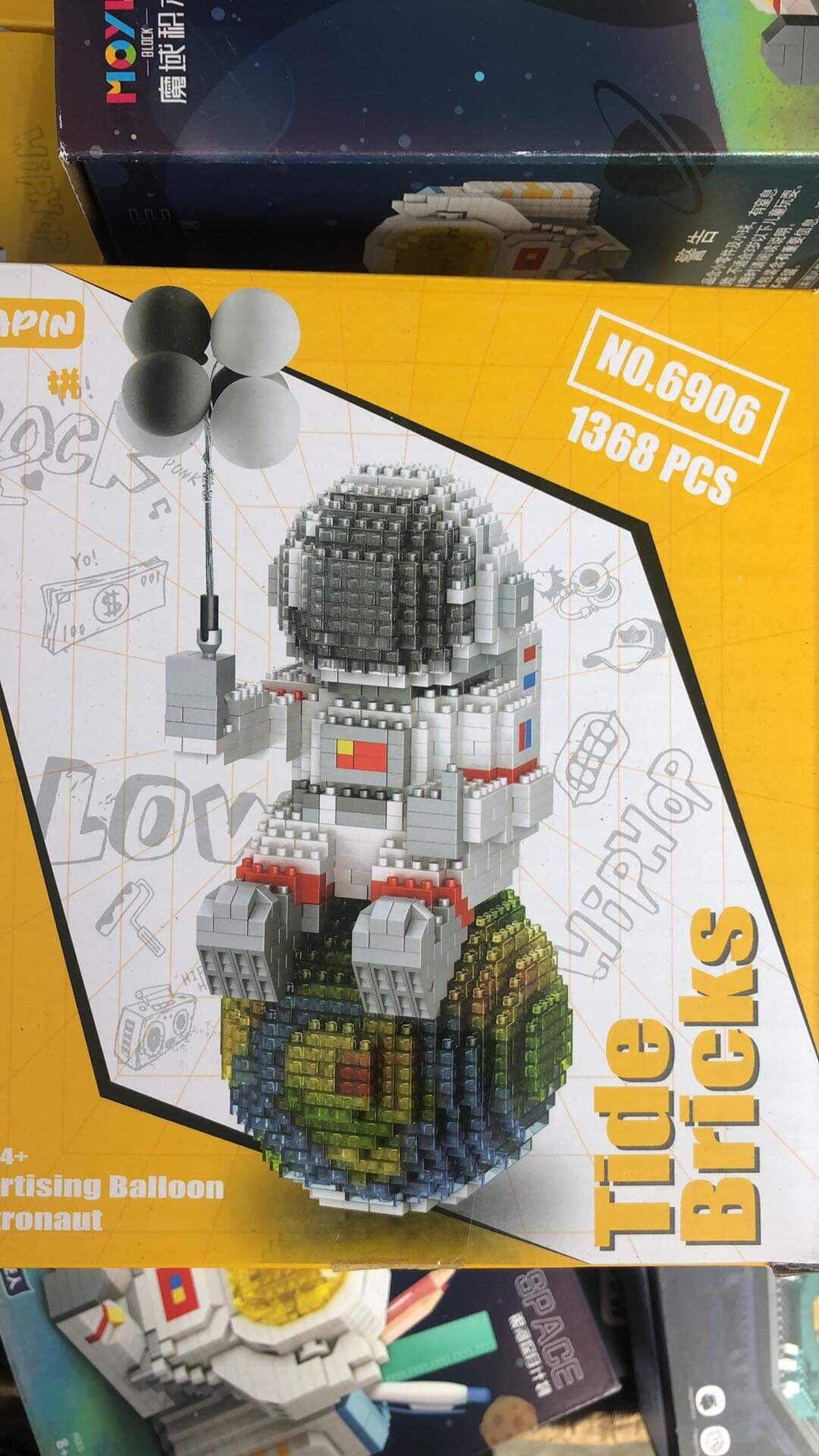 Lego Đồ chơi lắp ráp phi hành gia (có đèn led)
