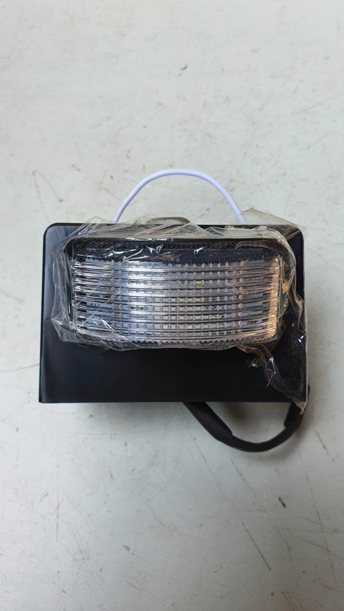 ĐÈN LED NHỰA SOI BIỂN SỐ Ô TÔ