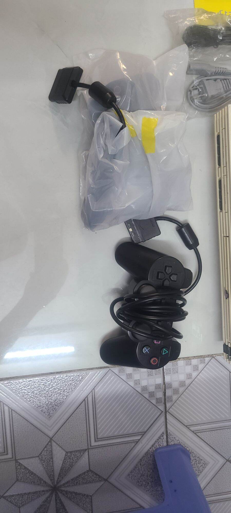 máy ps2 full phụ kiện ( chơi được ps1 ) ( thanh toán tiền mặt , thanh toán thẻ đều được )