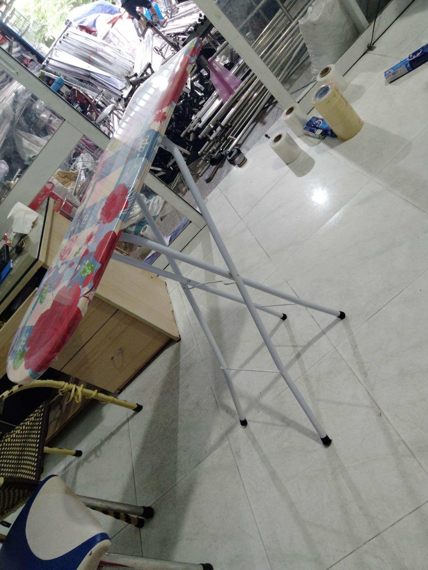 Bàn ủi đồ dạng đứng