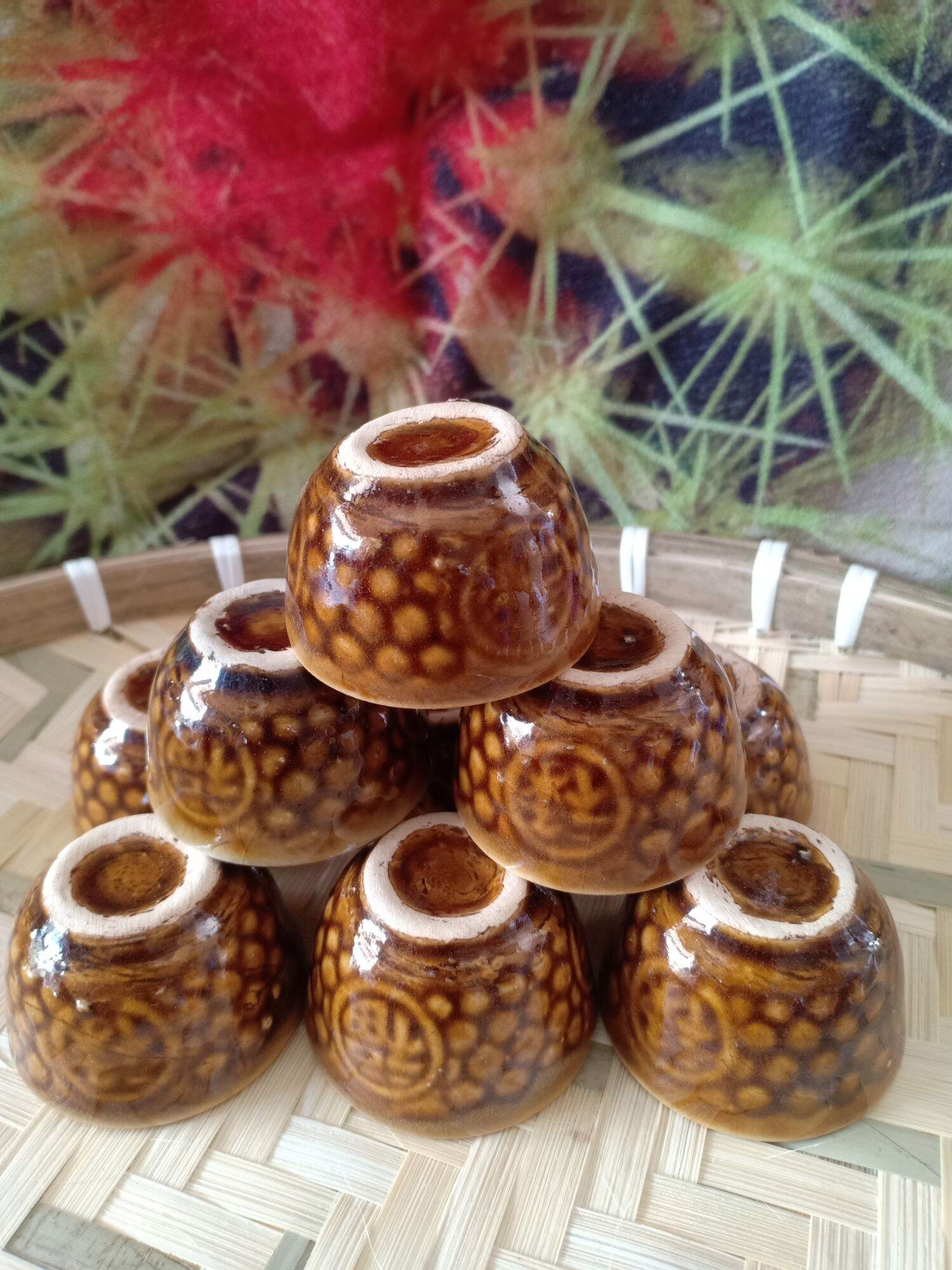 Chung trà nhỏ