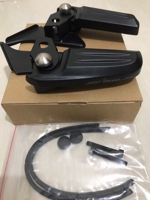 Gác chân nút bật Vespa Sprint Prima