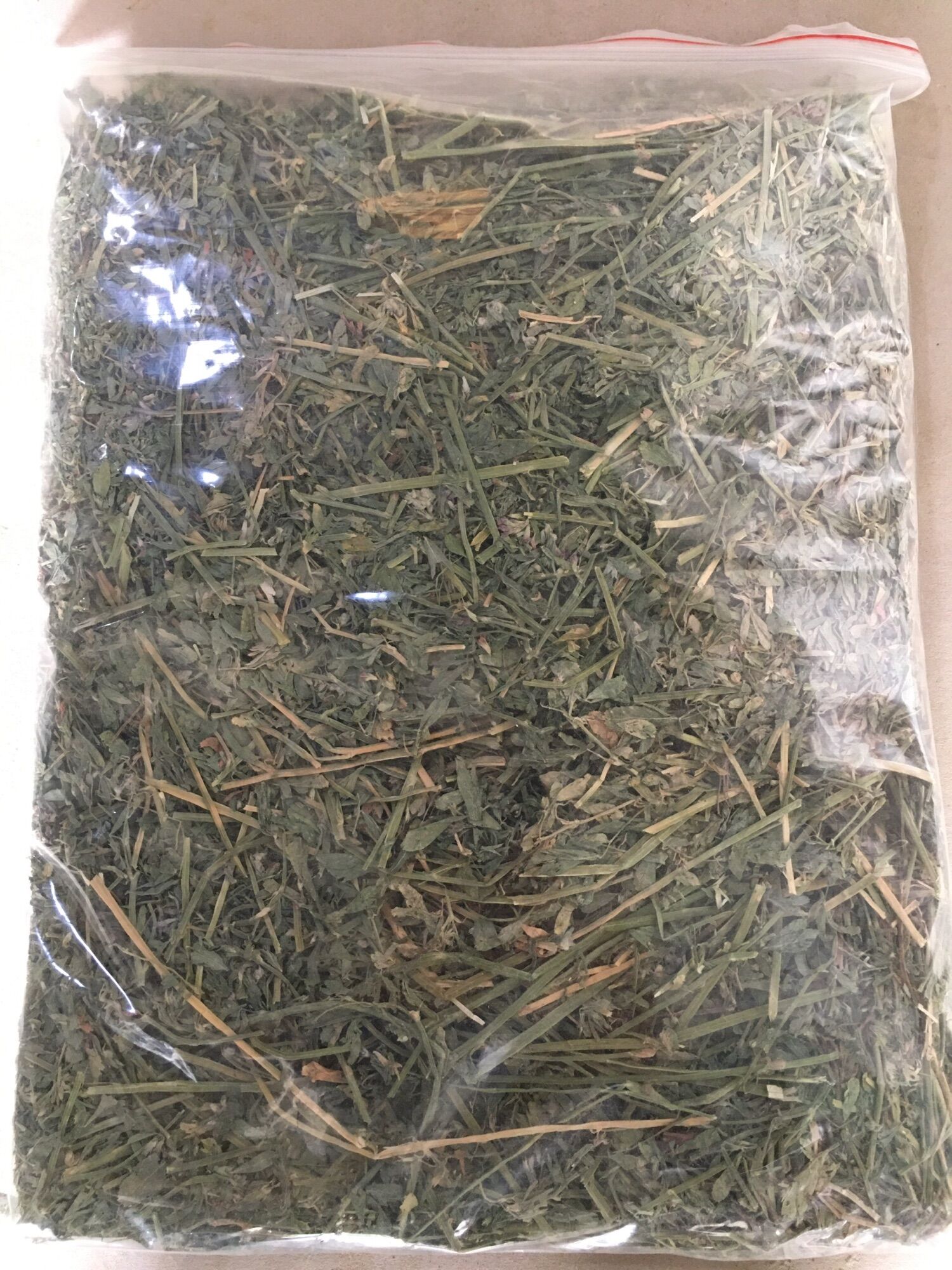 2kg cỏ khô alfalfa nhiều lá