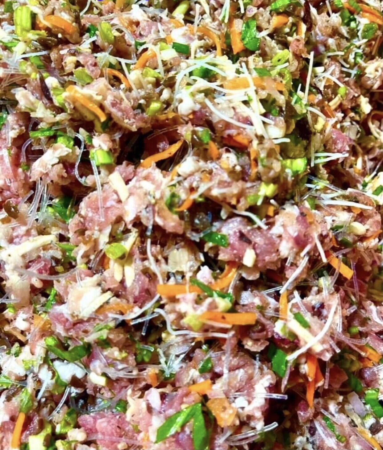 1 hộp chả giò 10 cuốn nhà làm (Giao hoả tốc HCM)