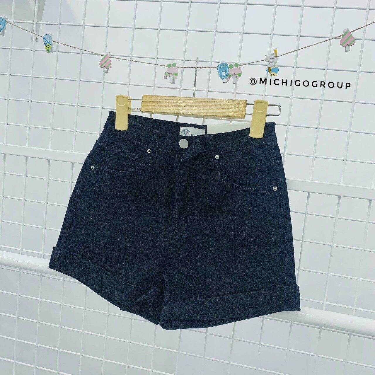 Quần đùi kaki lật lai bẻ