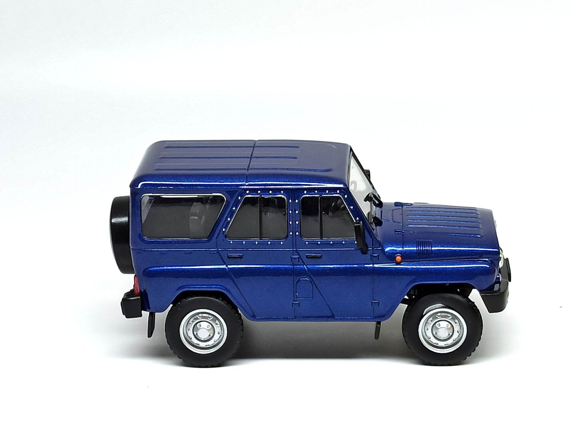 Mô hình xe Uaz Hunter