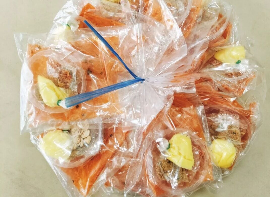 1 xâu bánh ddẻo tôm bơ,  hành phi (10 cái)