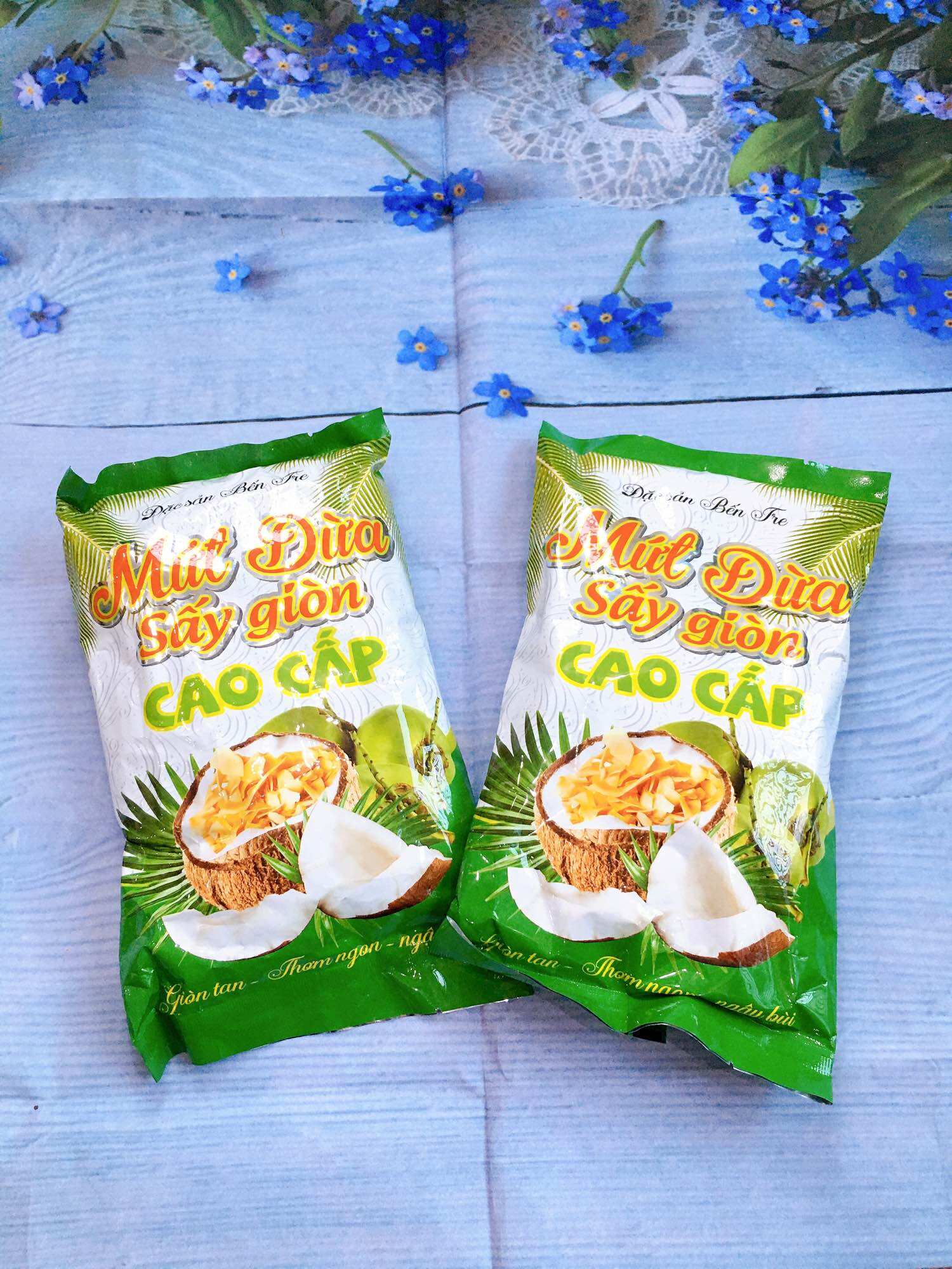 Dừa khô sấy giòn đặc sản Bến Tre thơm ngon giòn gói 200g