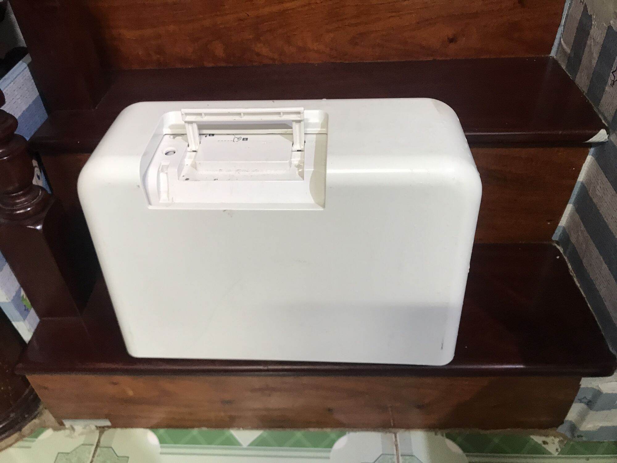 Máy may gia đình mini dòng janome dễ sử dụng- bàn đạp